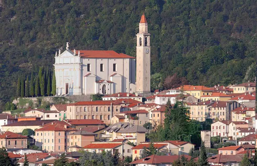 Photo showing: Chiesa arcipretale di Arsiero vista da nord-est