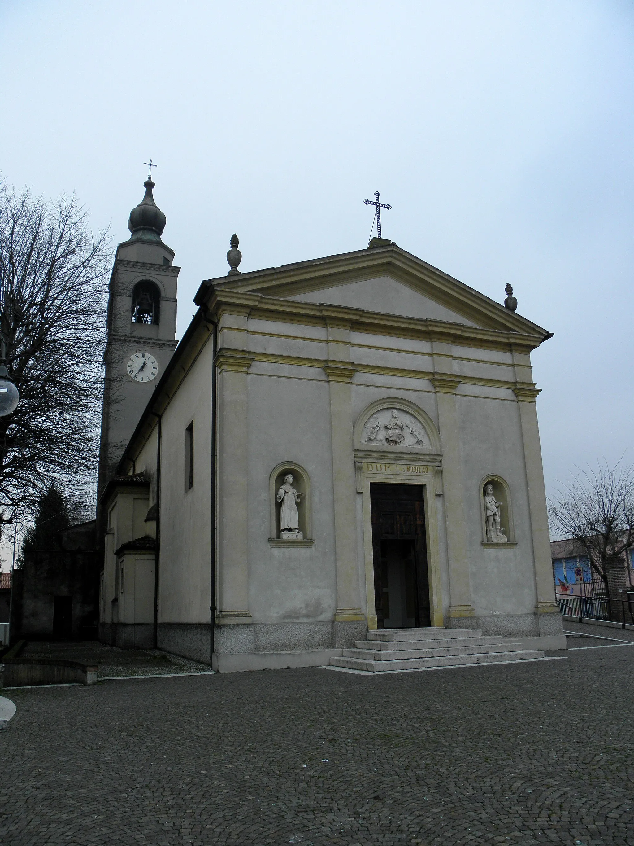 Photo showing: Asparetto, frazione di Cerea: la chiesa parrocchiale di San Nicolò.