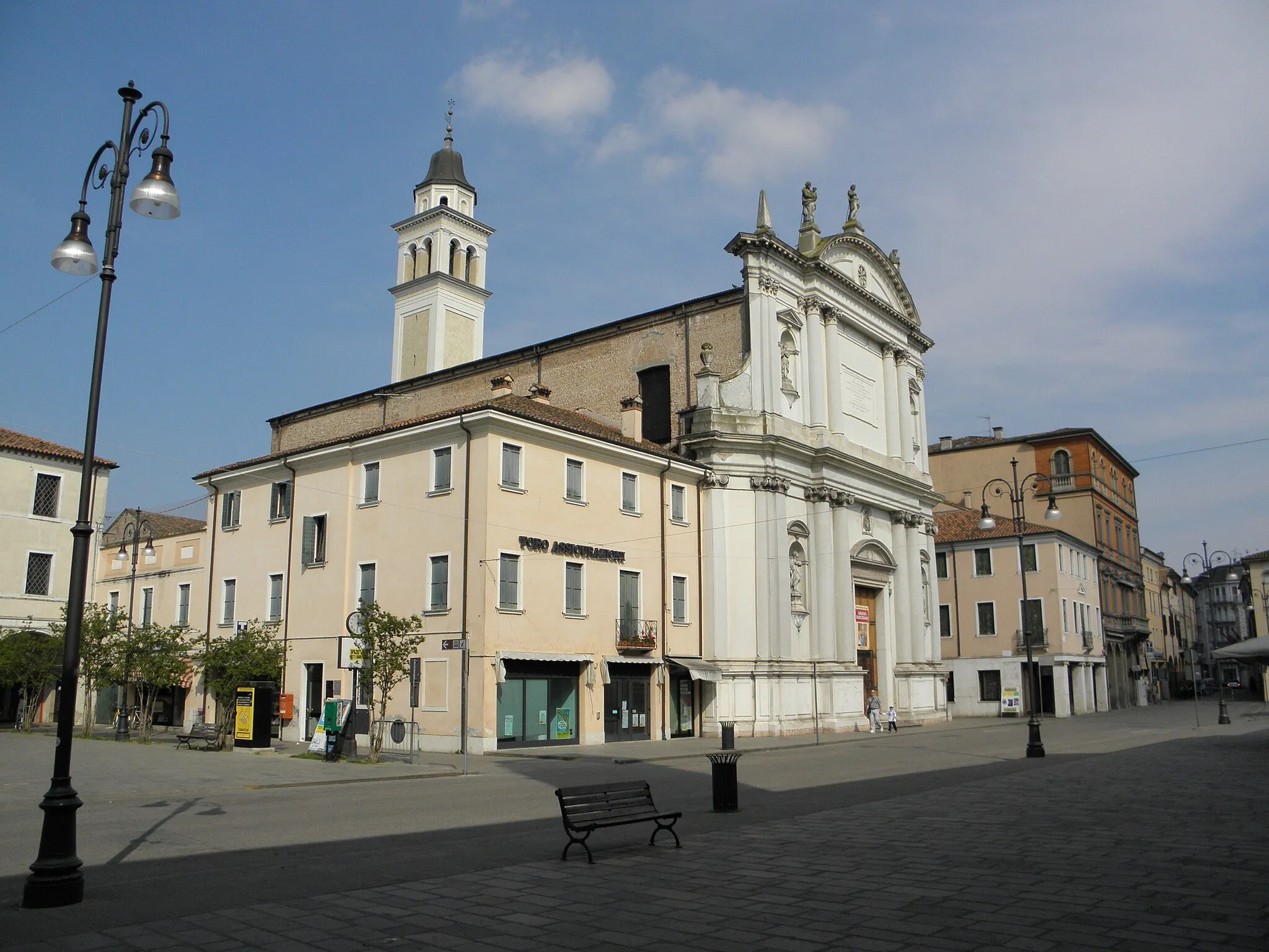 Photo showing: Badia Polesine: la chiesa parrocchiale di San Giovanni Battista.