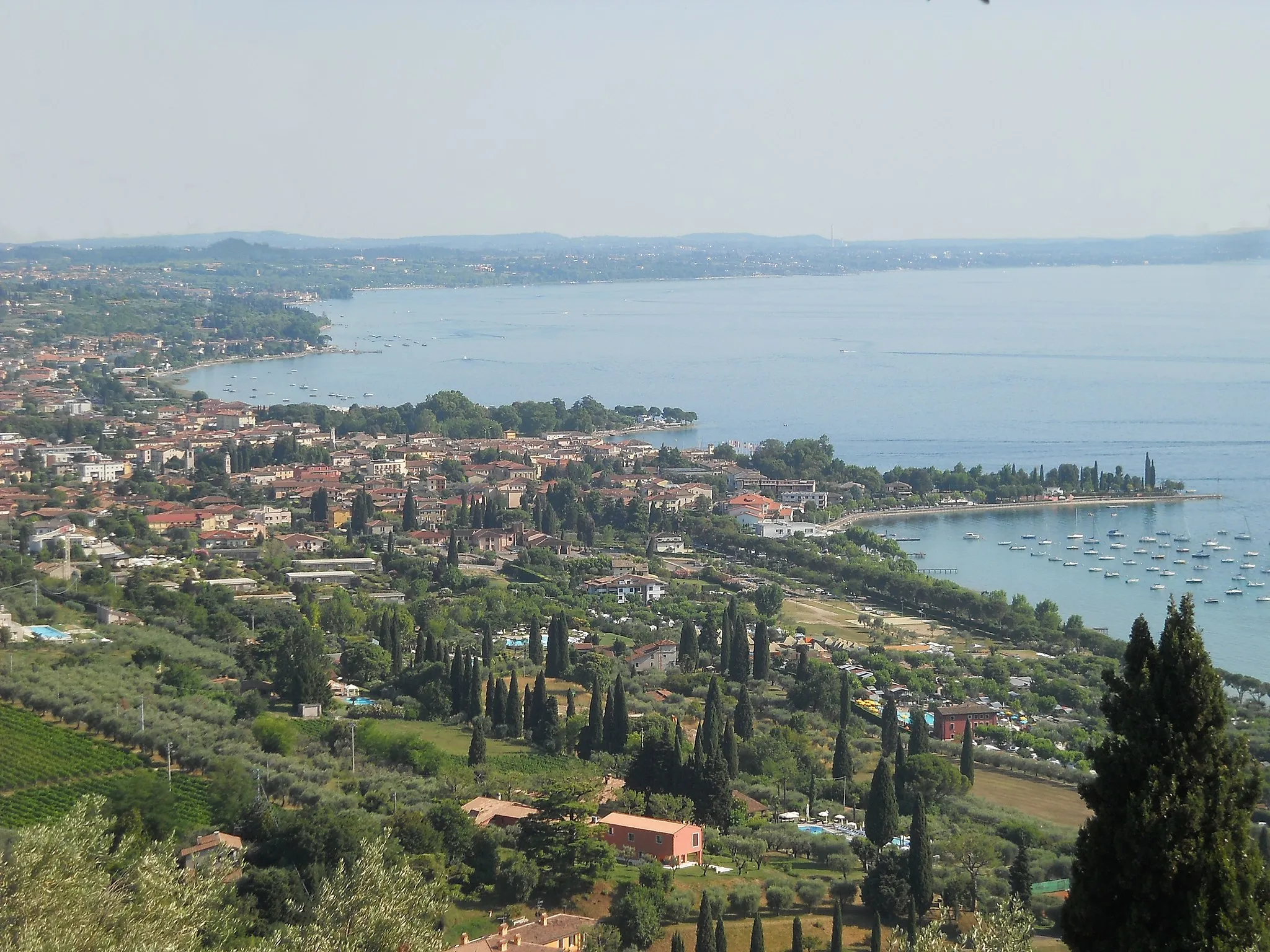 Photo showing: Panorama del comune di Bardolino