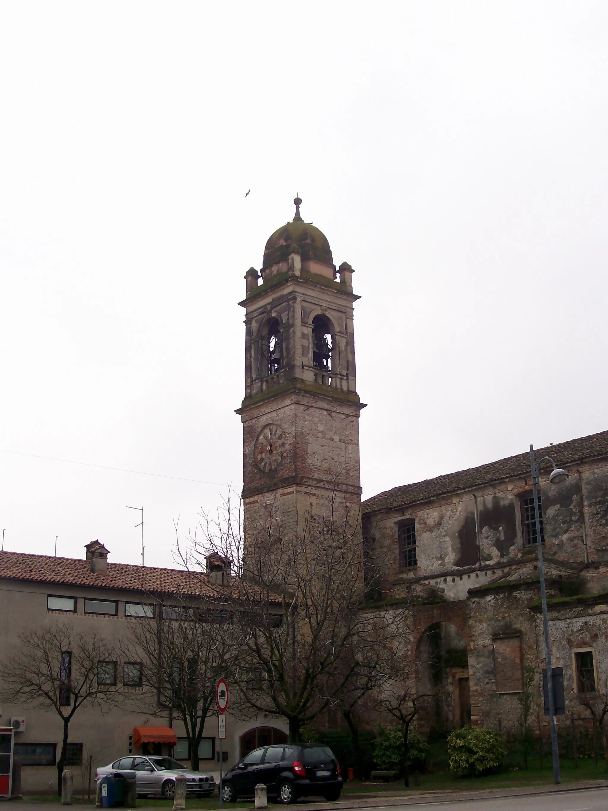 Photo showing: Campanile della chiesa vecchia di Belfiore (VR).