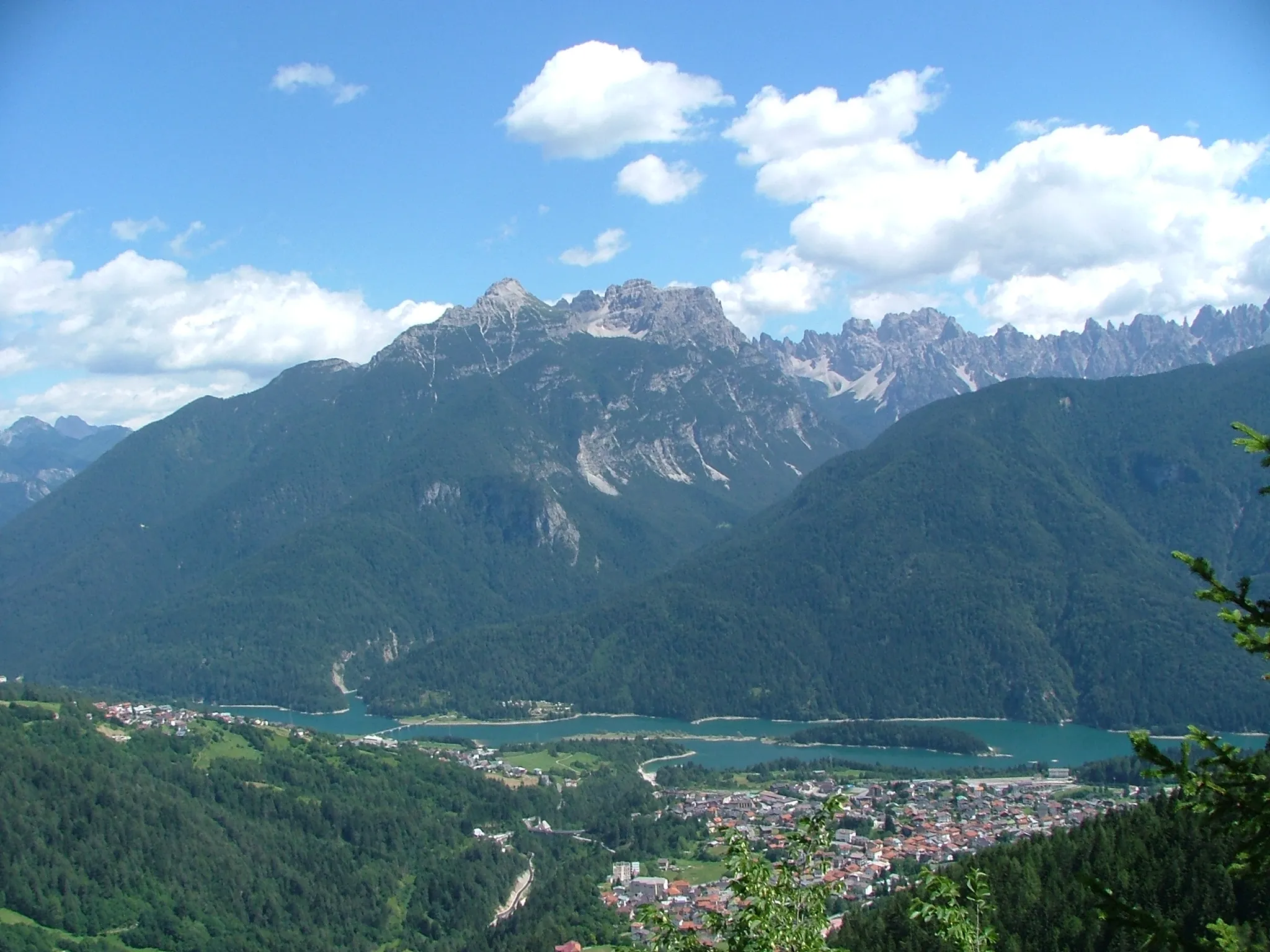 Photo showing: Calalzo di Cadore panorama