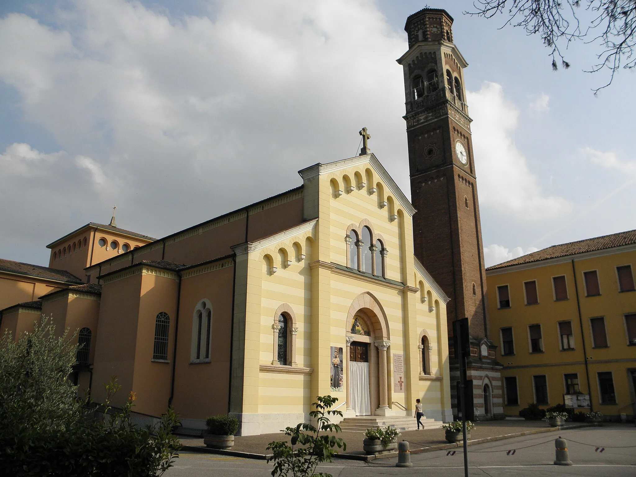 Photo showing: Camposampiero, la chiesa dei Santi Giovanni Battista e Antonio, meglio nota come santuario della Visione.