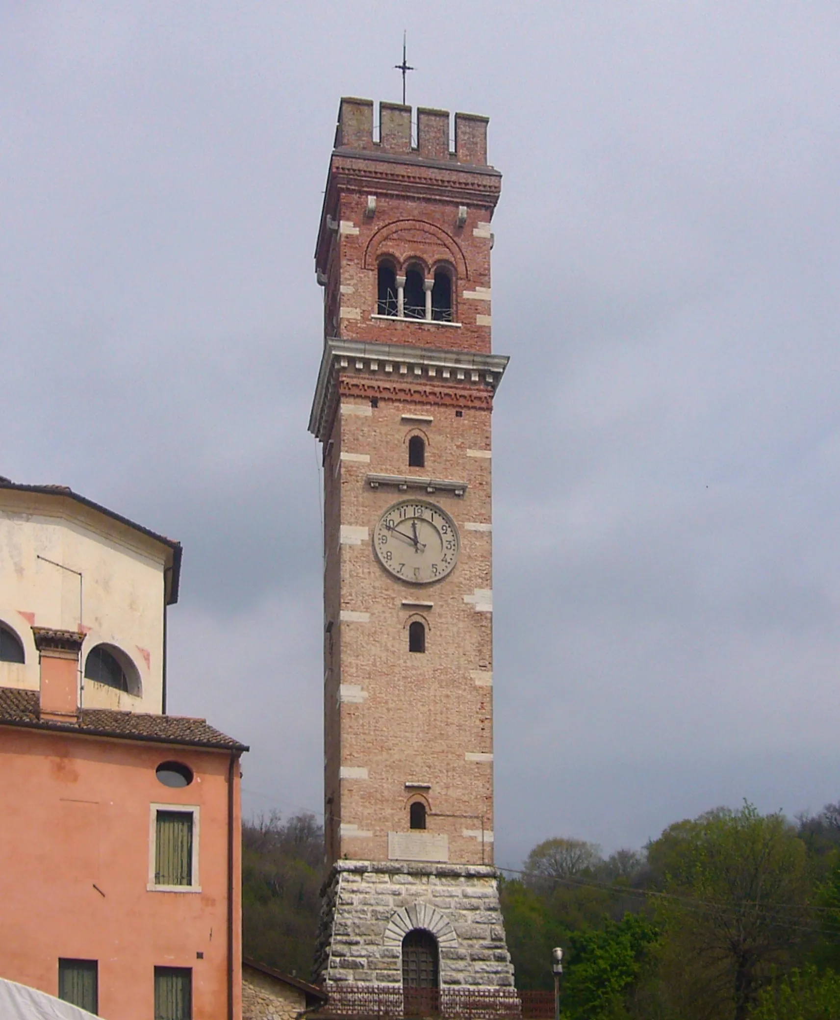 Photo showing: La chiesa parrocchiale di Castelcucco, in provincia di Treviso