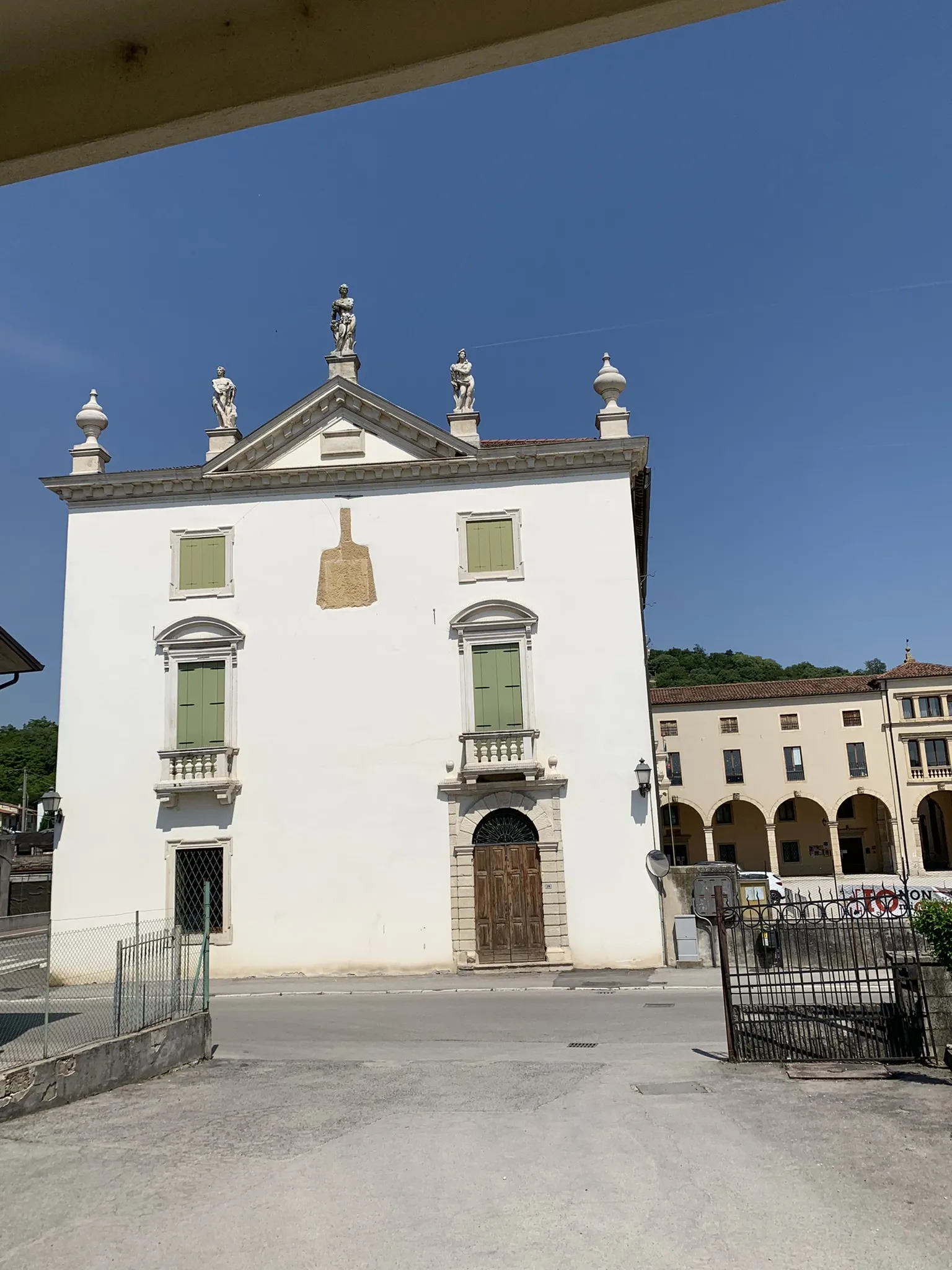 Photo showing: Facciata rinascimentale che guarda a sud di Villa Trissino a Castelgomberto