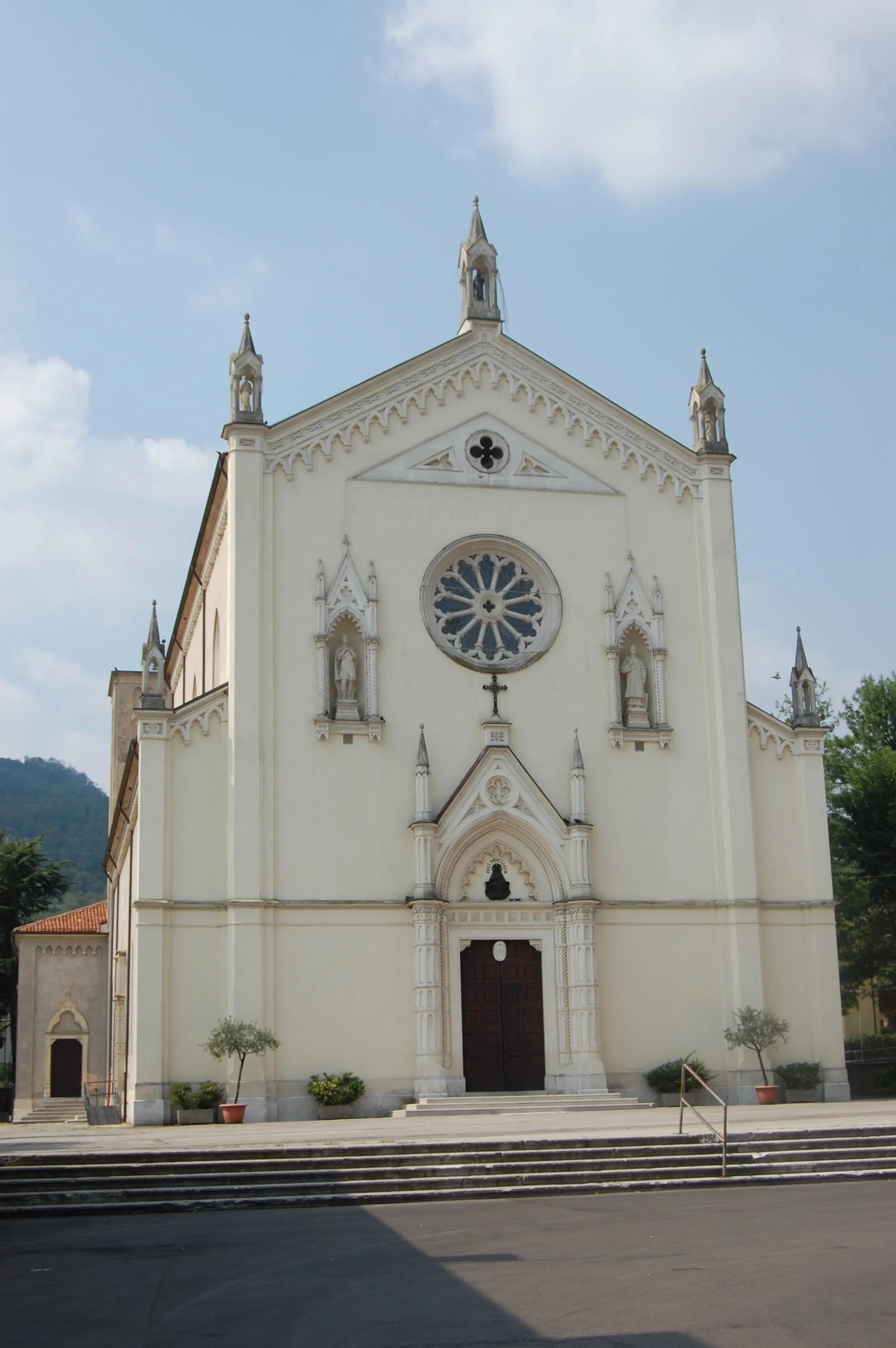 Photo showing: Chiesa parrocchiale di San Vitale. Castelnovo di Isola Vicentina, VI. Italia