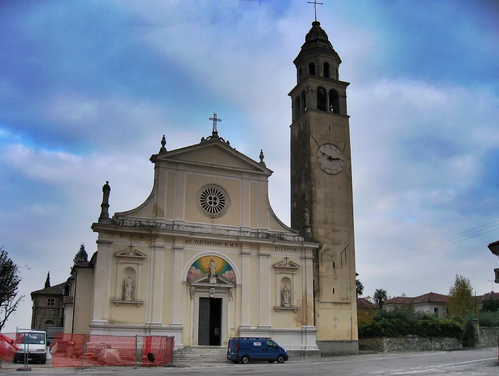 Photo showing: Cavaso del Tomba: Chiesa della Visitazione di Santa Maria a Elisabetta.