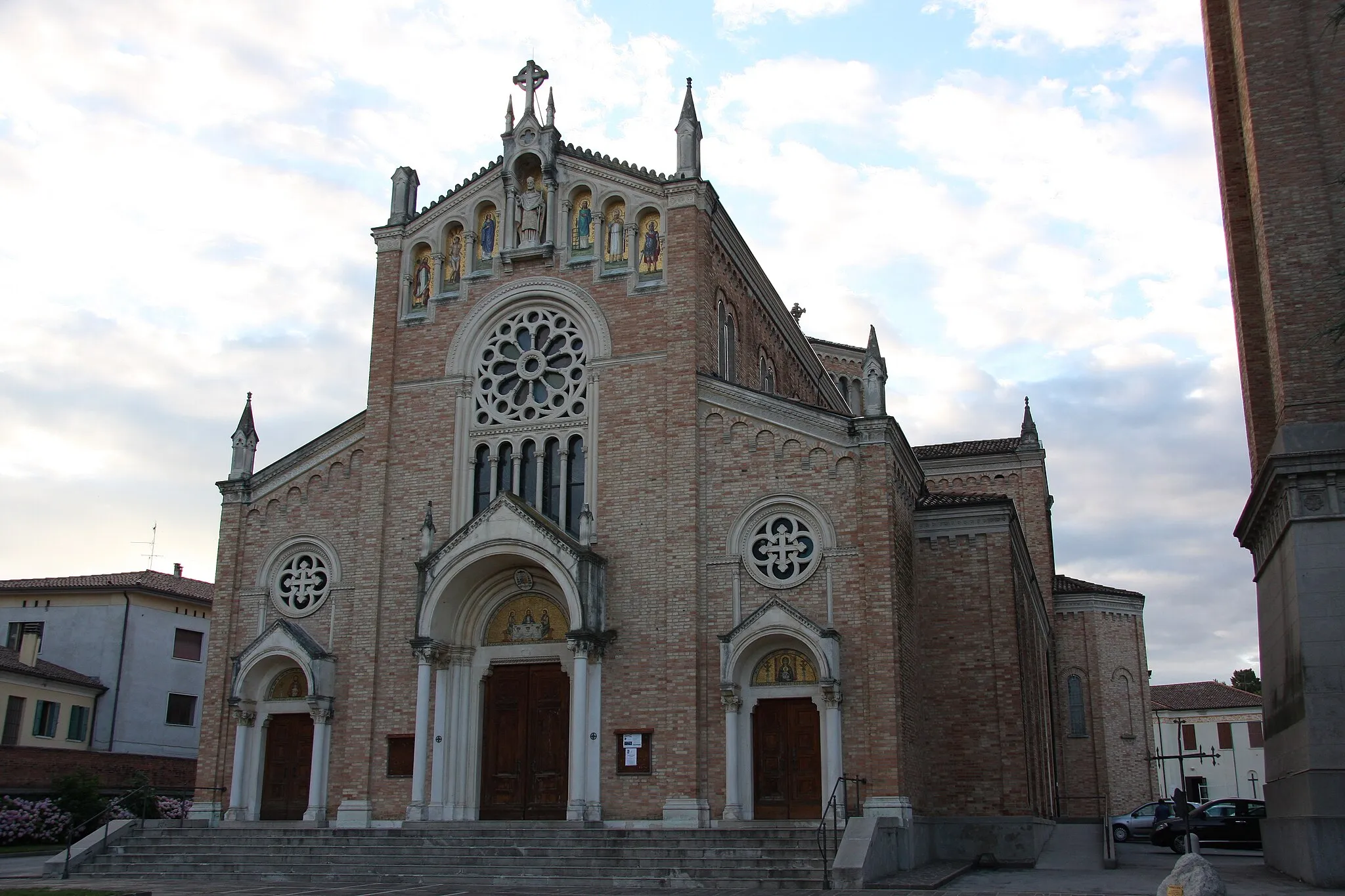 Photo showing: Church in the center of Cornuda, Province of Treviso, Italy