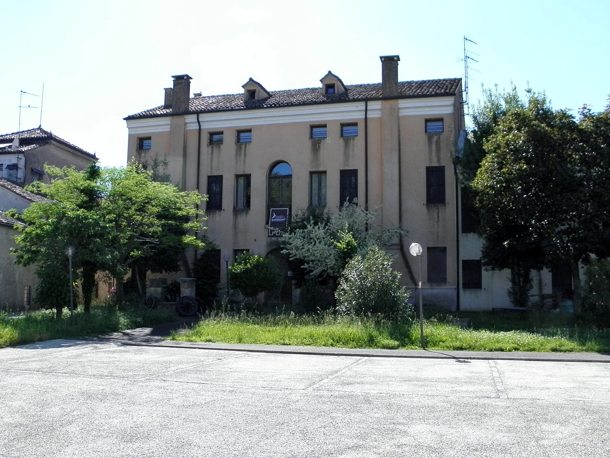 Photo showing: Costa di Rovigo: Palazzo Bighetti, vista retro.