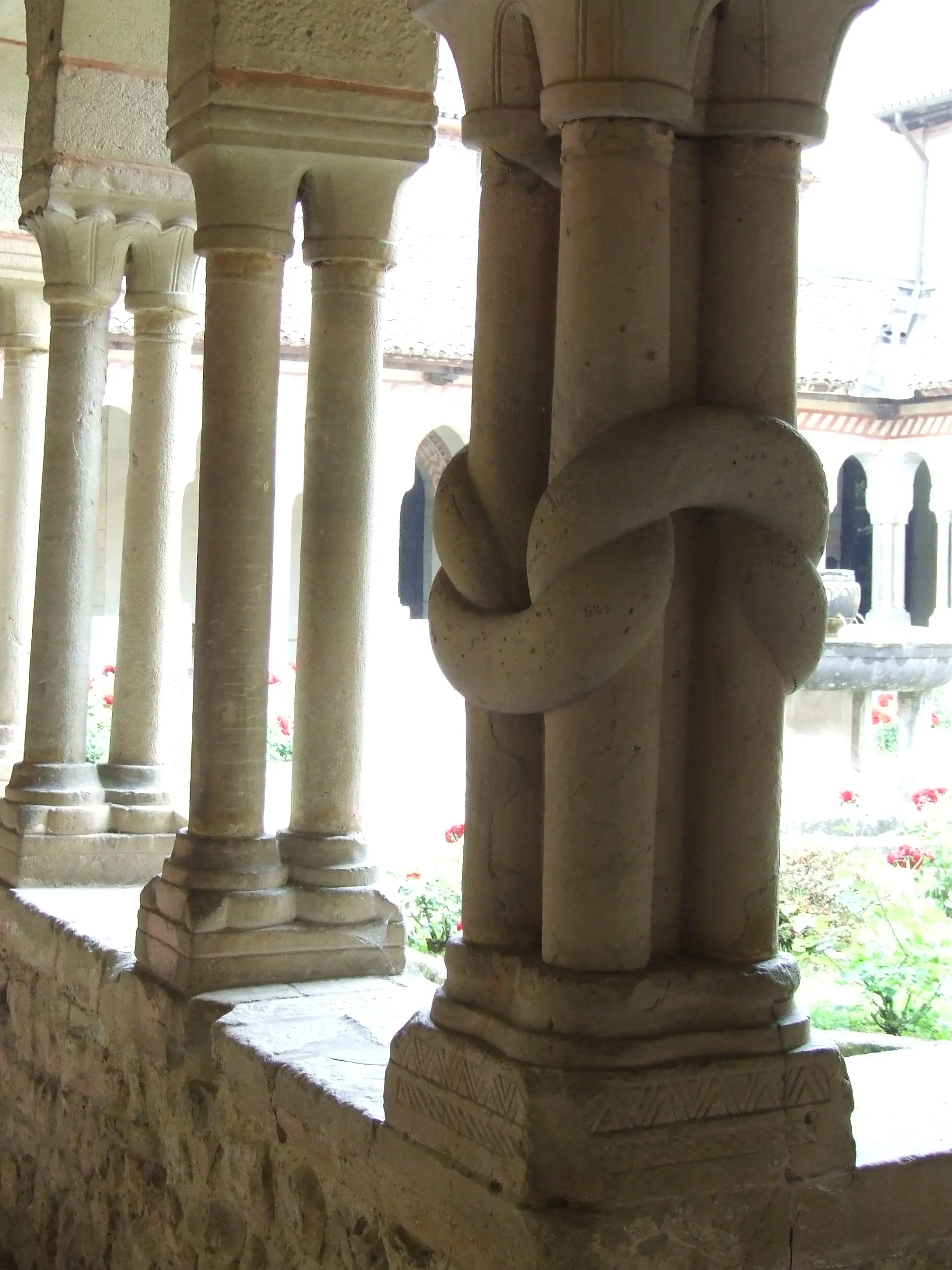 Photo showing: Le colonne intrecciate.