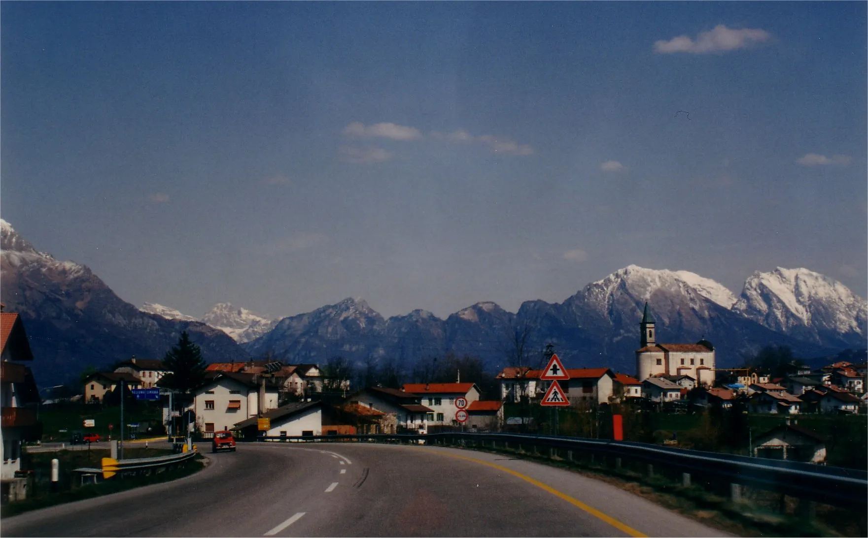 Photo showing: AU: Ettore Dal Farra; Fonte: Proprio archivio; Desc: Limana da ovest; Lic: pubblico dominio