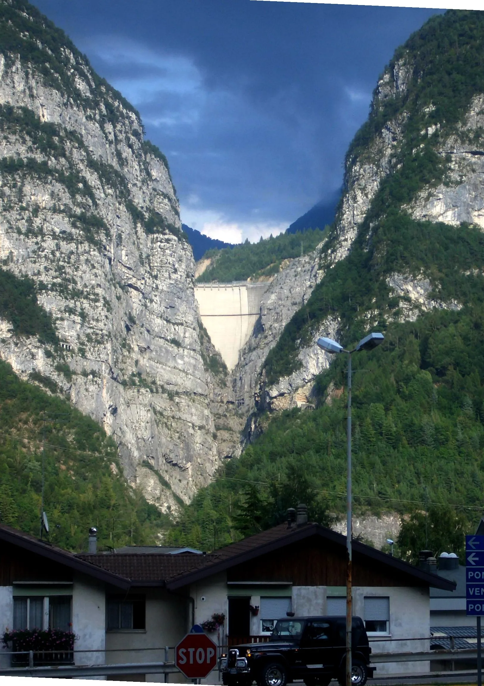 Photo showing: Vajont dam