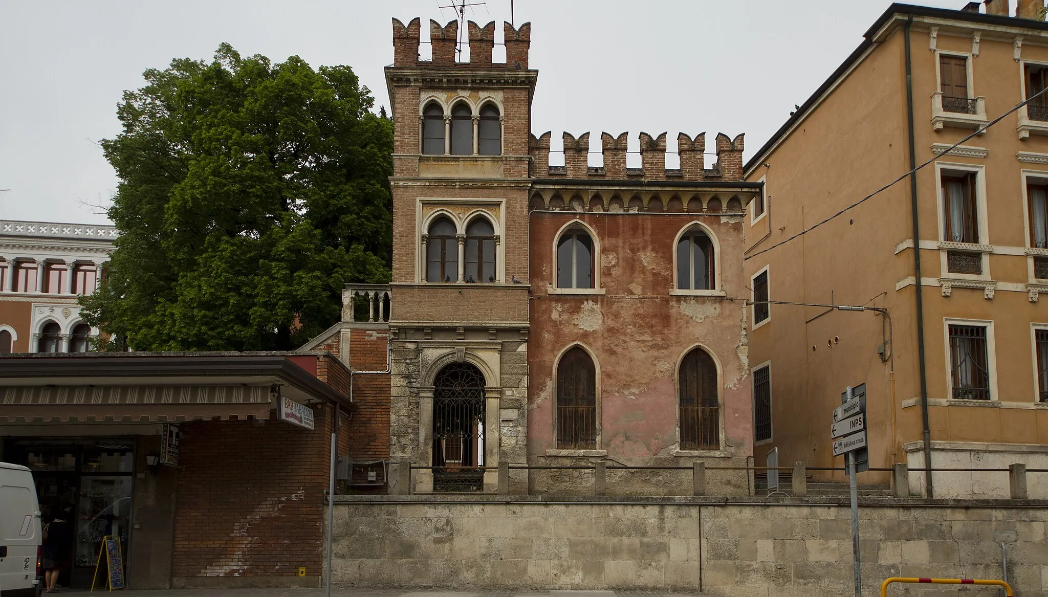 Photo showing: 36045 Lonigo, Province of Vicenza, Italy