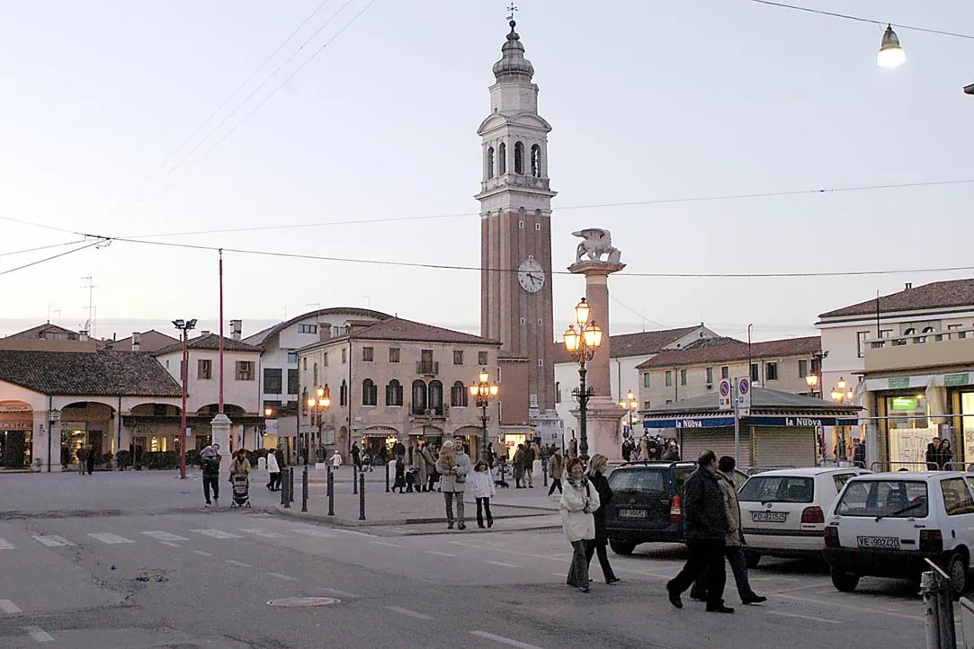 Photo showing: Mirano: Piazza Martiri della Libertà.