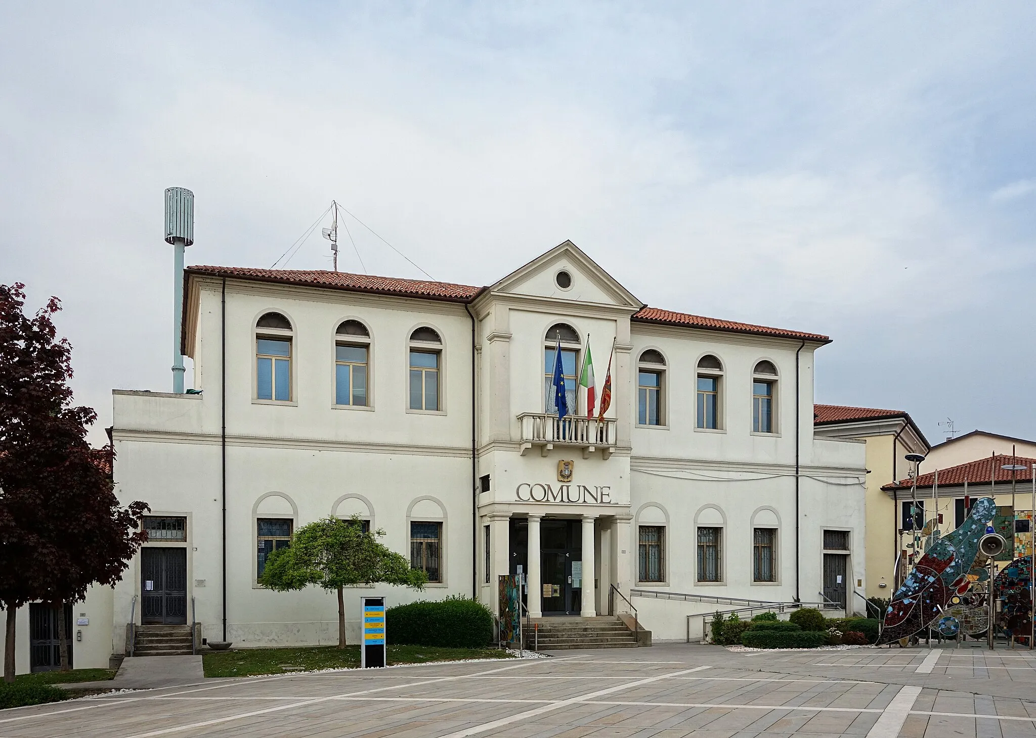 Photo showing: L'hôtel de ville de Montegrotto Terme.