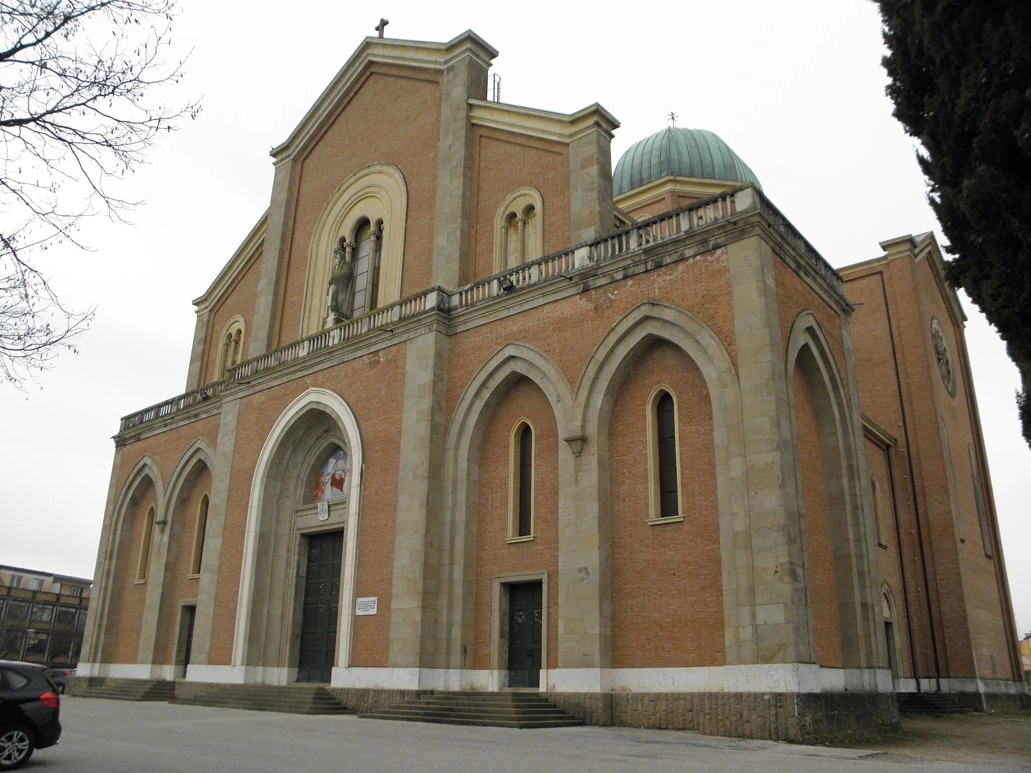 Photo showing: Montegrotto Terme, Duomo dei Santi Pietro ed Eliseo: la facciata.