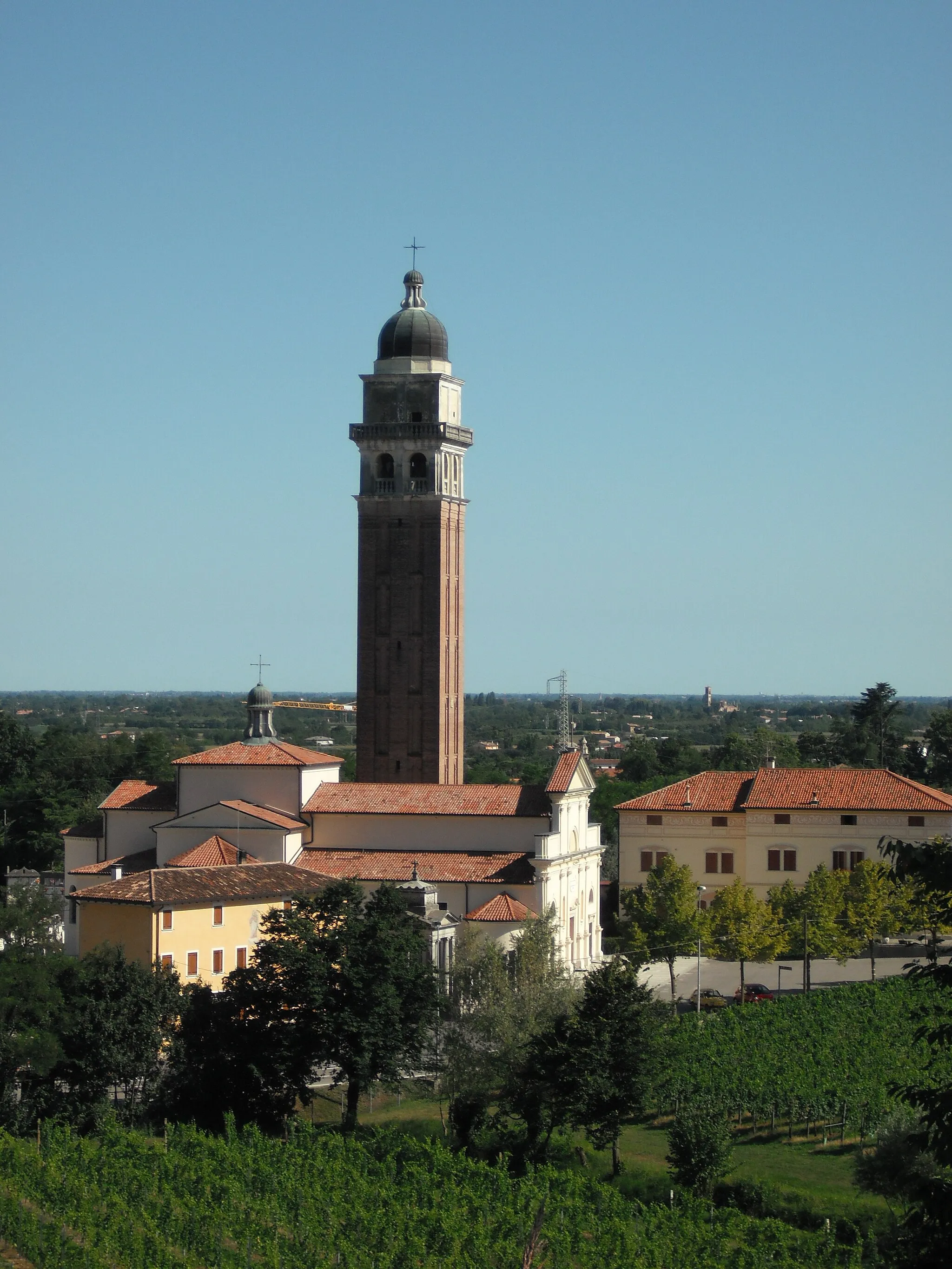 Photo showing: La parrocchiale di Nervesa della Battaglia.