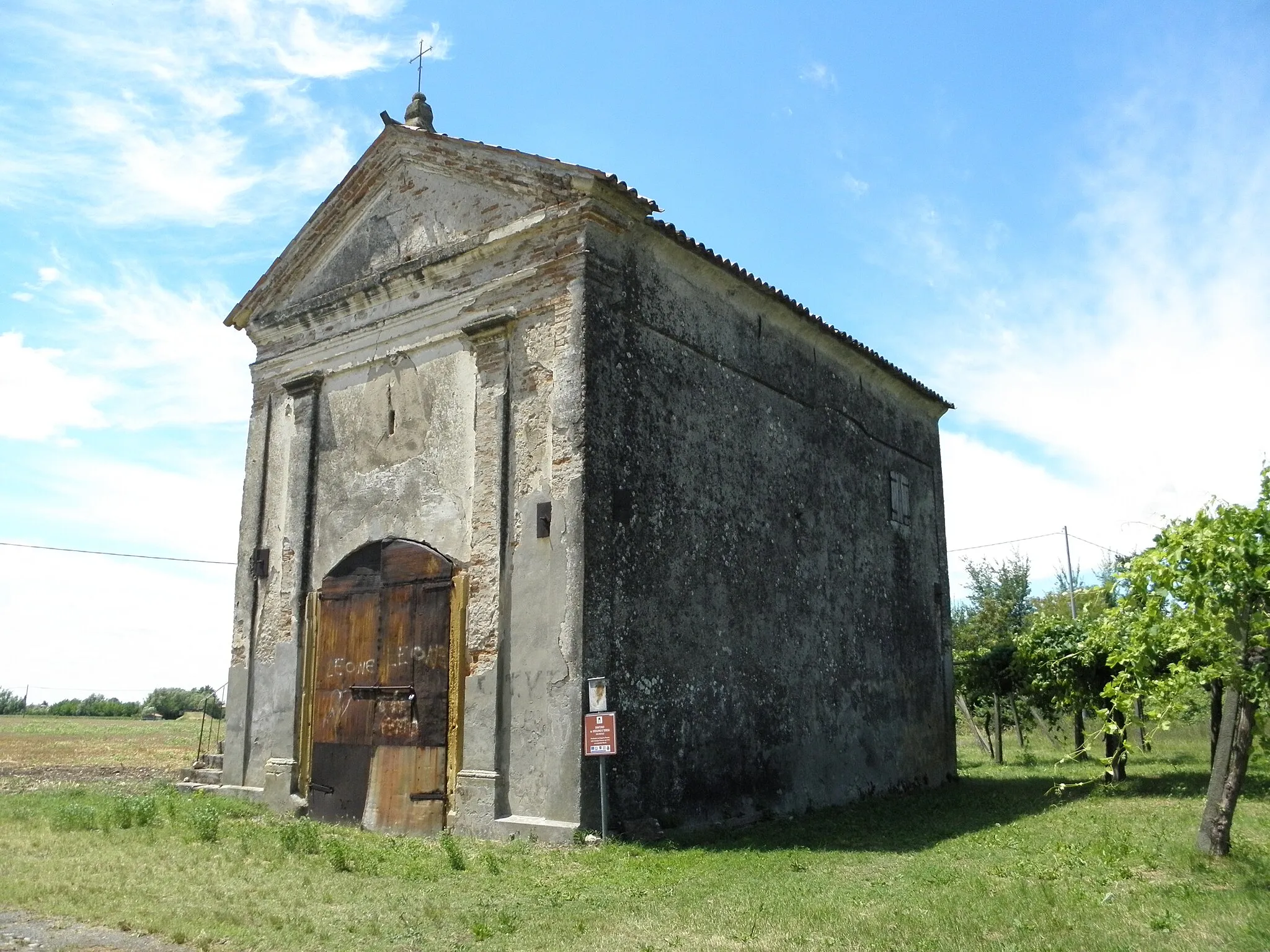 Photo showing: Orgiano, il settecentesco oratorio dei Santi Gregorio e Teresa in via Ca' Muzzana, nei pressi dell'abitato. Realizzato su iniziativa di Gregorio Piovino, della famiglia Piovene, nel 1714.