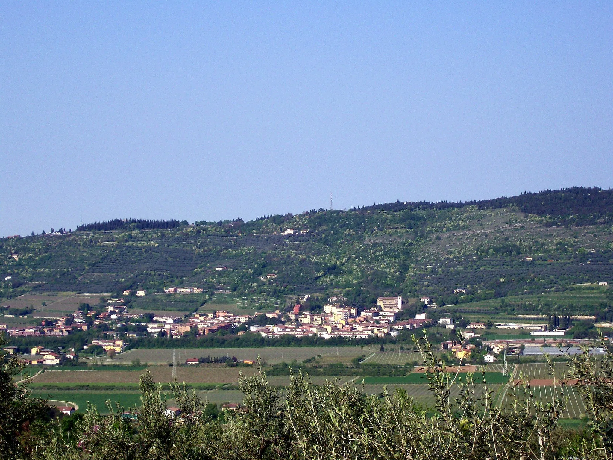 Photo showing: Panorama del paese di Poiano, frazione del Comune di Verona.