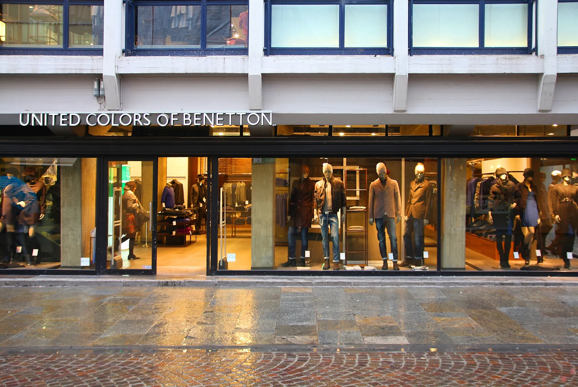 Photo showing: United Colors of Benetton fashion shop in Parma, Italy.