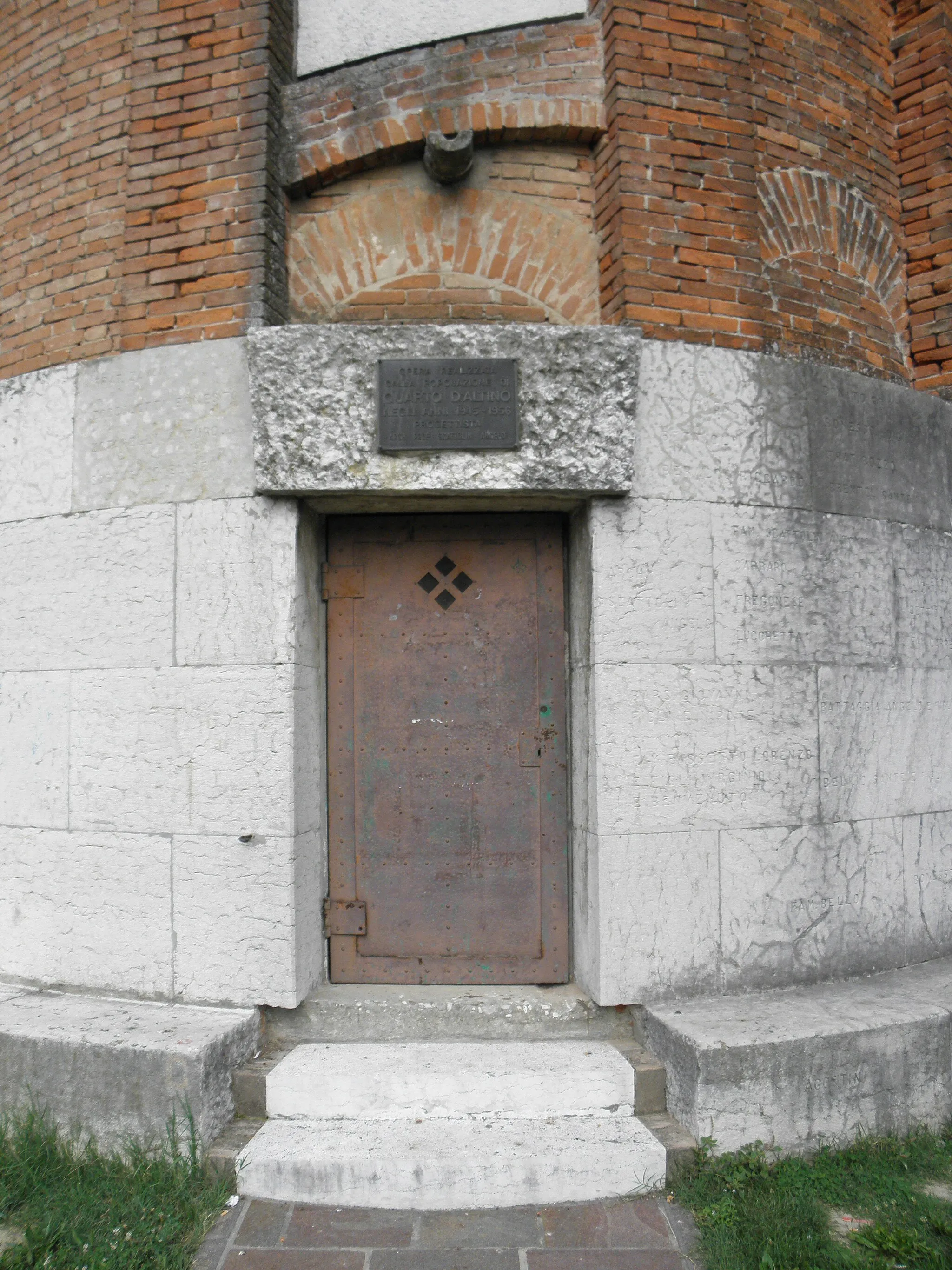 Photo showing: Quarto d'Altino, il campanile della chiesa parrocchiale di San Michele Arcangelo.