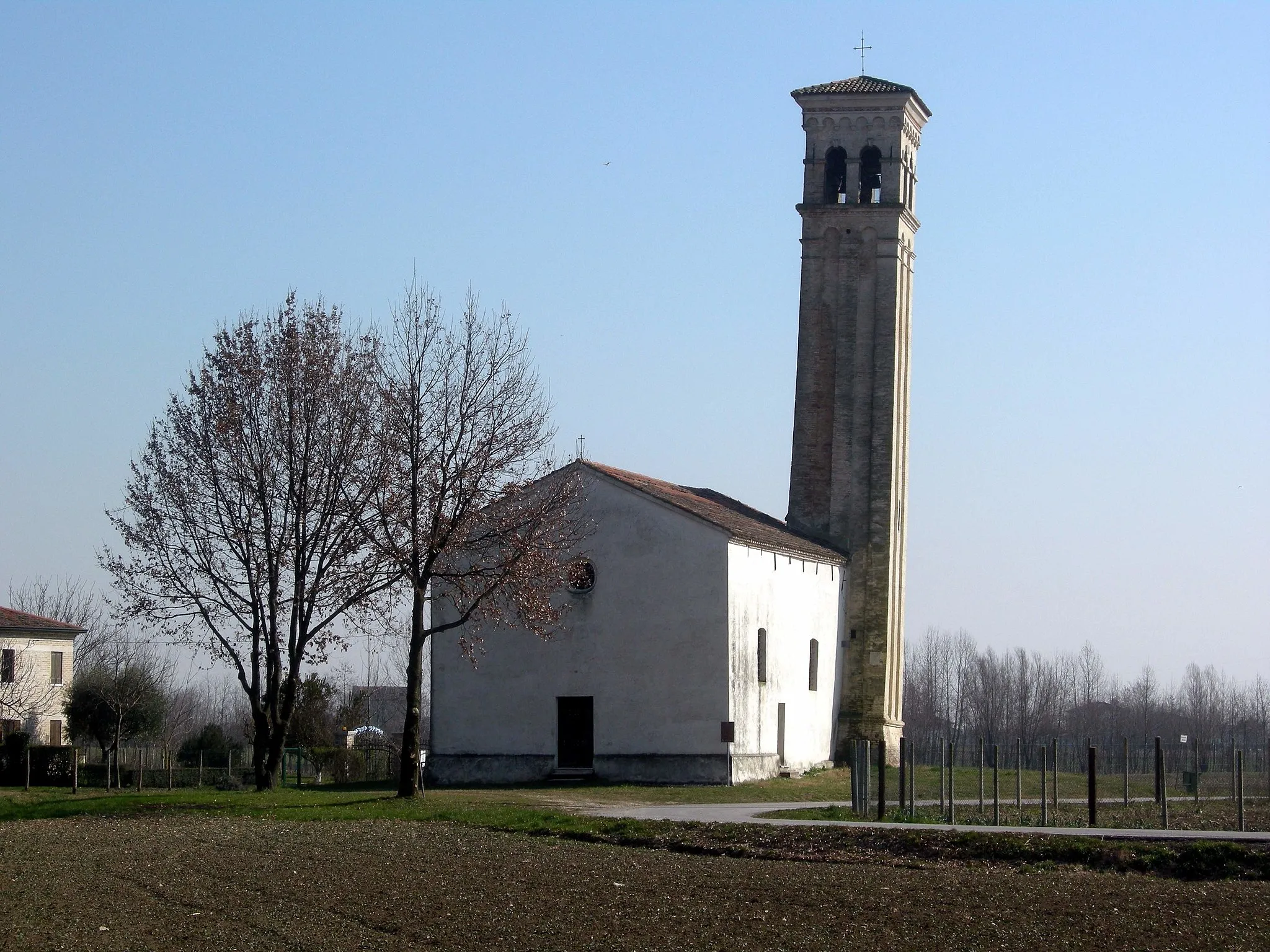 Photo showing: cervellin, opera propria, chiesa di S.ta Maria di Castello di Biancade, licenza GFDL, feb. 2009,