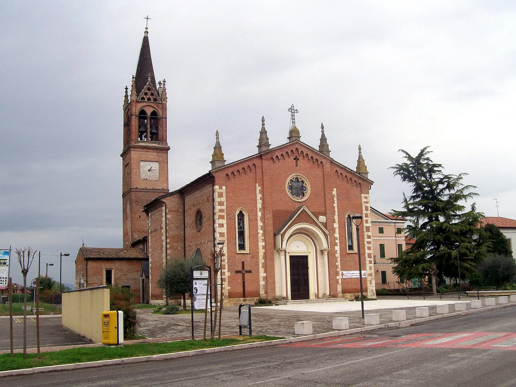 Photo showing: Chiesa parrocchiale di Tombazosana (VR)