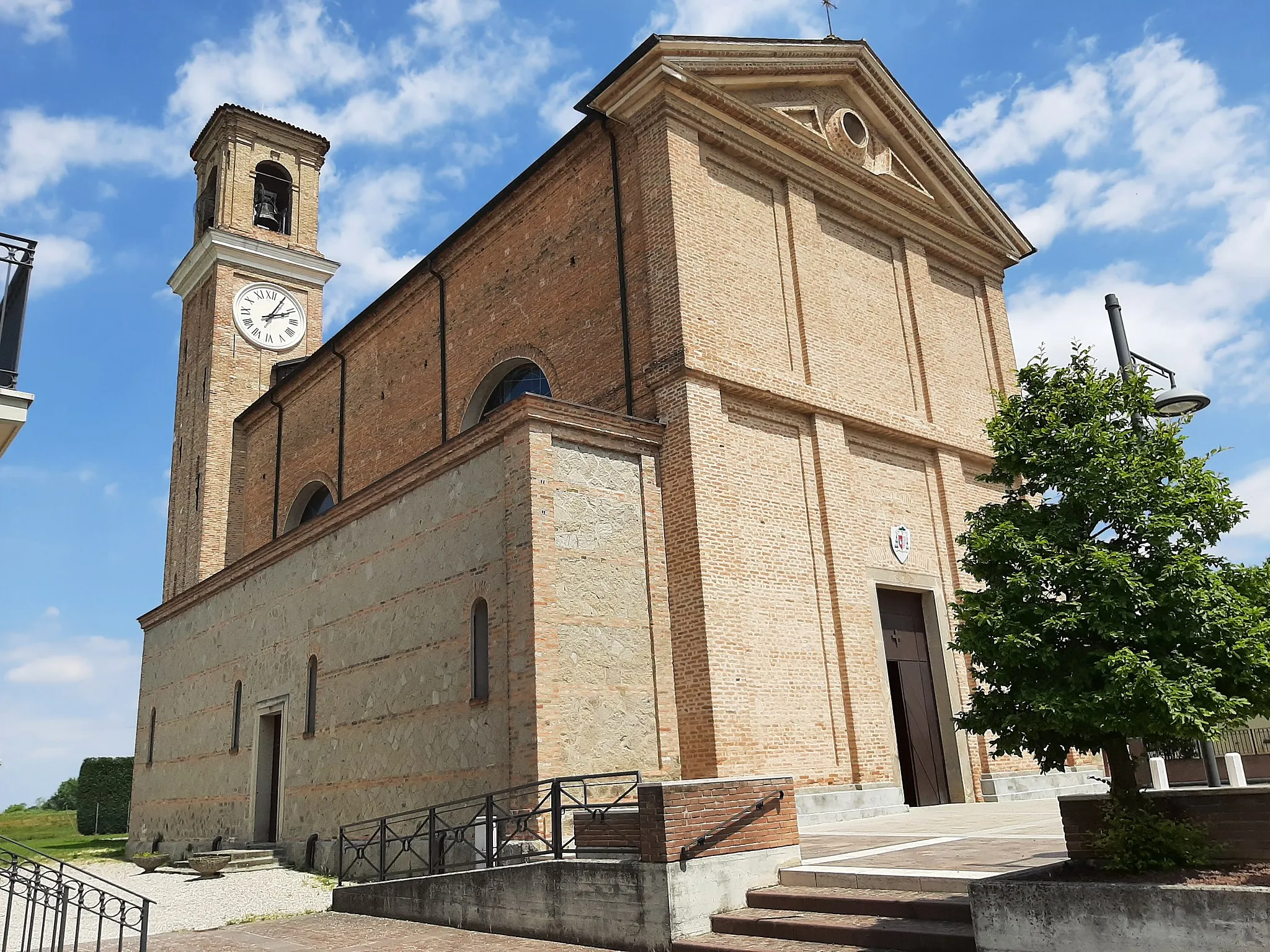 Photo showing: it's an italian church