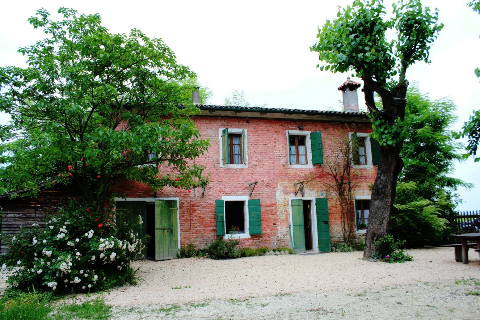 Photo showing: Last home of Goffredo Parise, called "House of the fairies". The house is located in Gonfo of the Piave River, Salgareda (Italy).