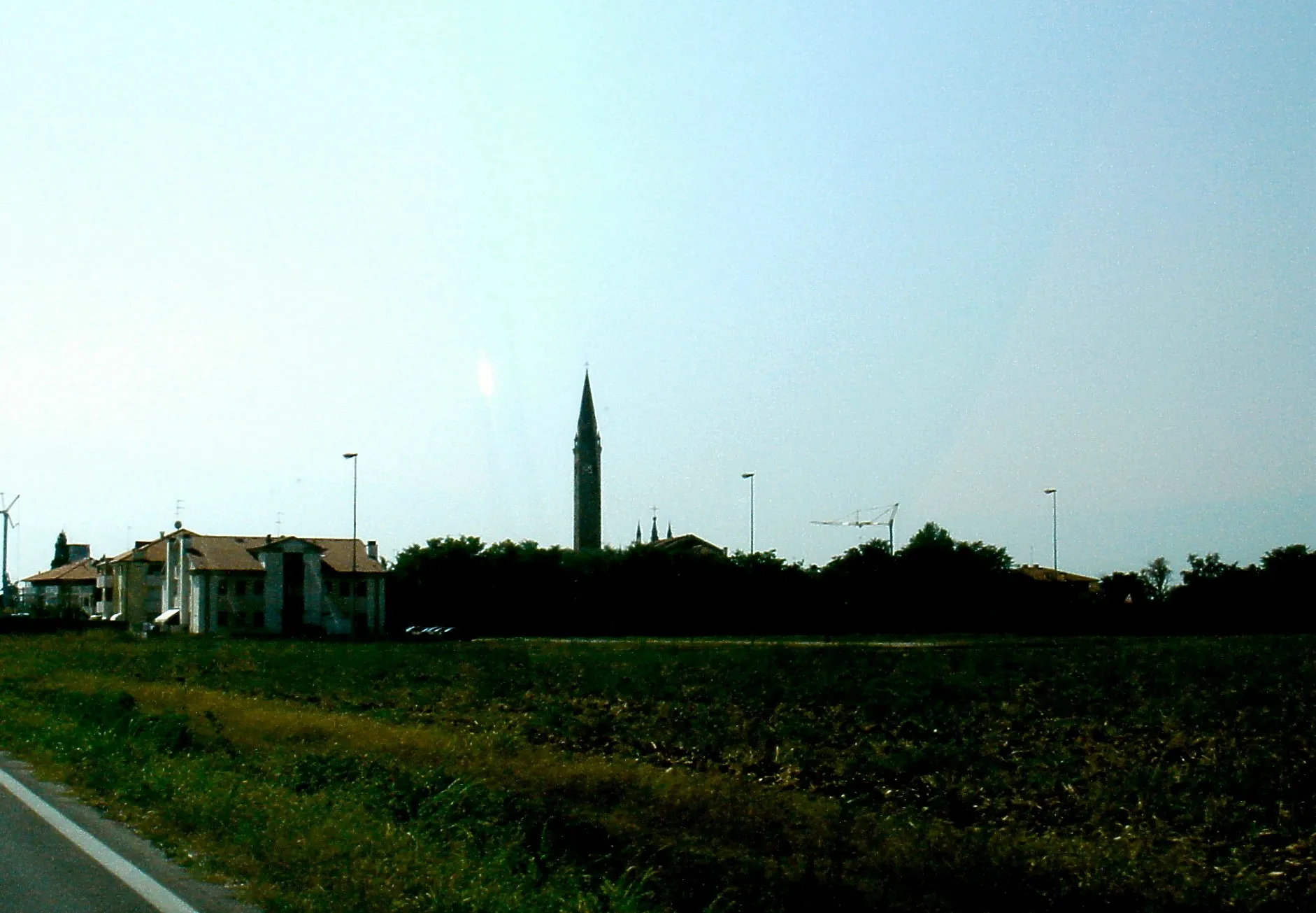 Photo showing: Santa Lucia di Piave (Treviso): verso il centro, dalla strada che collega il capoluogo comunale alla frazione Sarano.