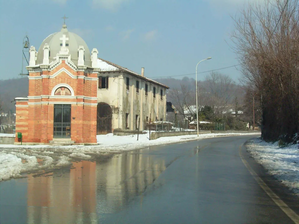 Photo showing: Il capitello di San Carlo, a Volpago del Montello, Treviso, Italia