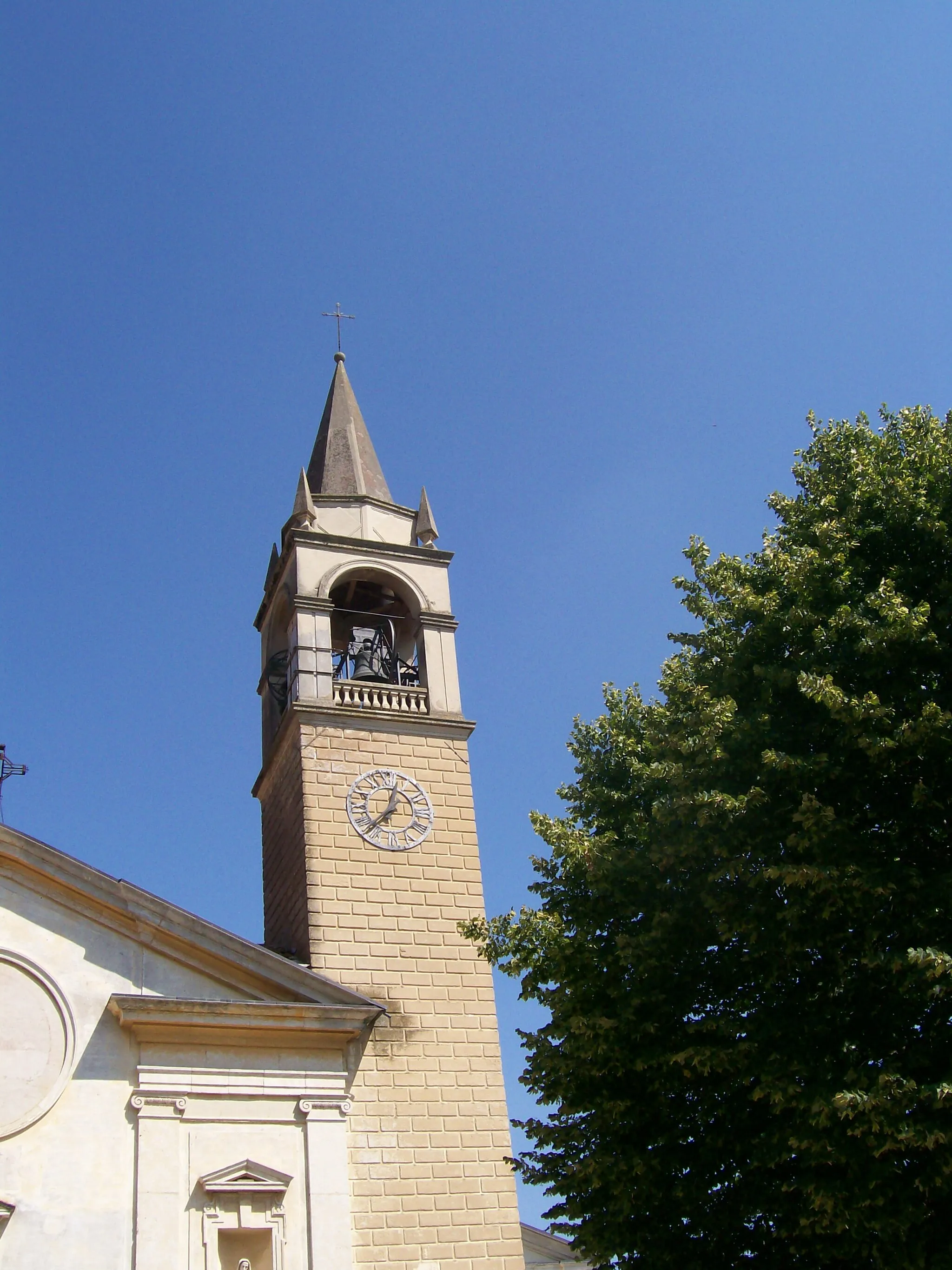 Photo showing: Campanile della chiesa parrocchiale di San Biagio in Cogollo di Tregnago (VR).