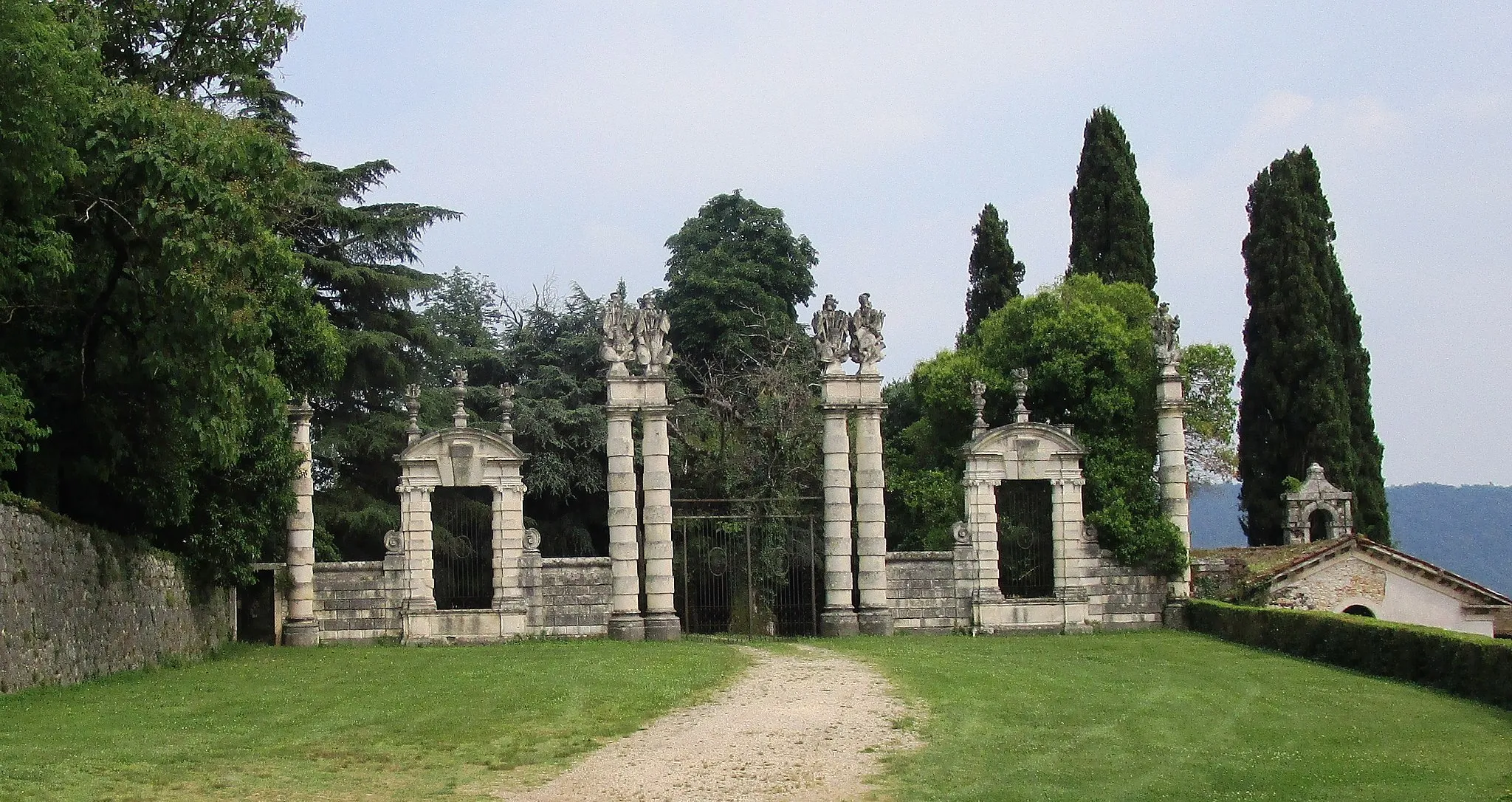 Photo showing: Entrata Villa inferiore Trissino.
