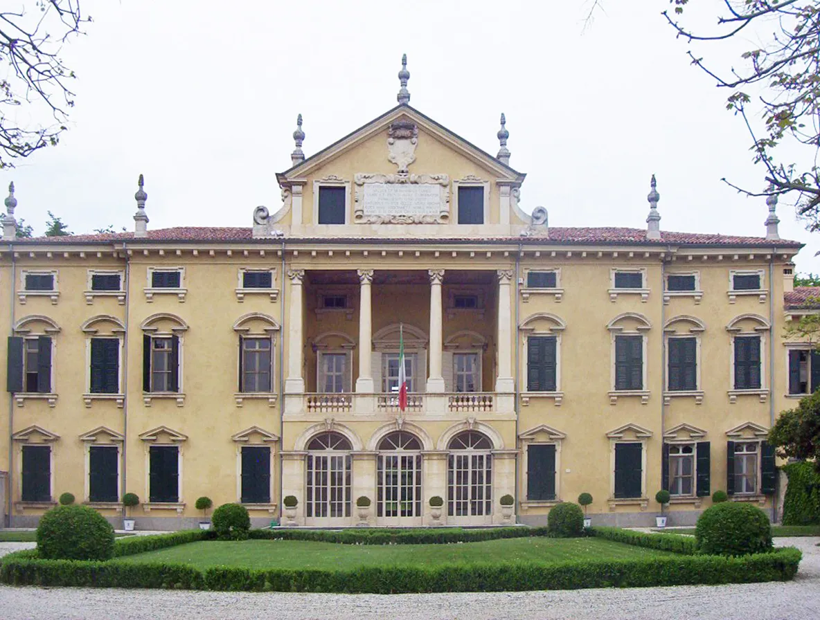 Photo showing: Facciata di Villa Maffei, a Valeggio su Mincio