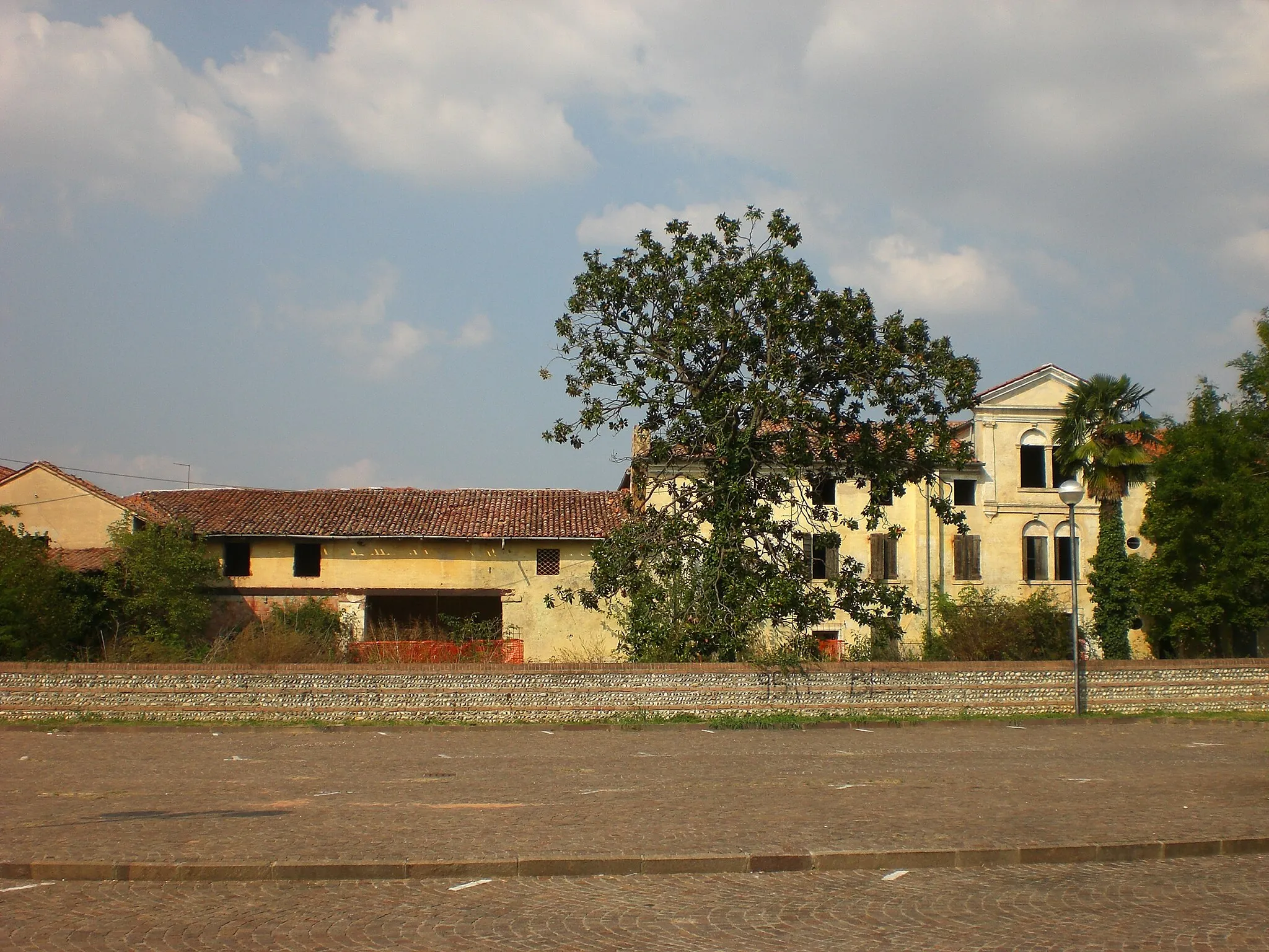 Photo showing: Facciata villa Cecconi