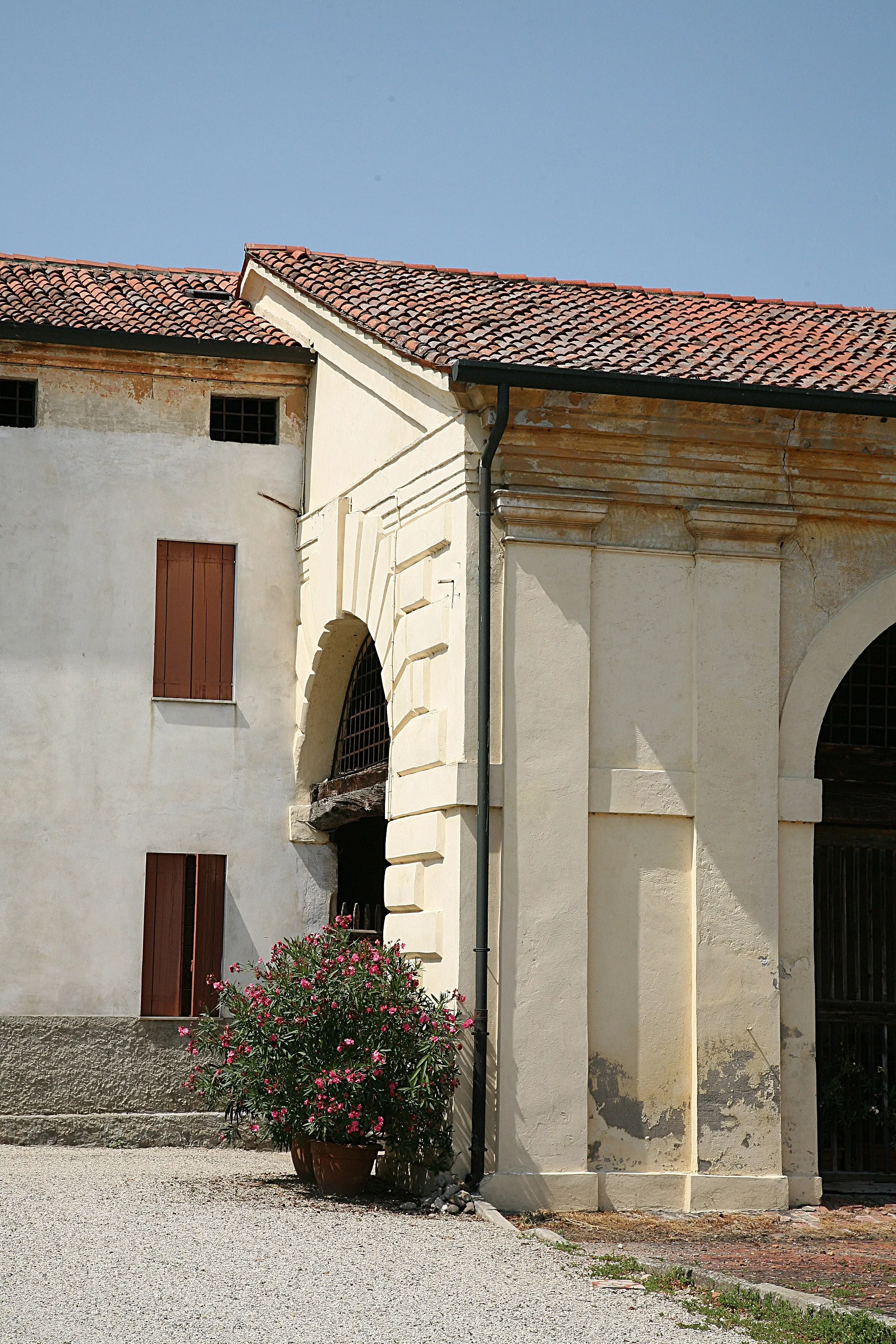Photo showing: Barchessa, Villa Thiene (Cicogna) by Andrea Palladio