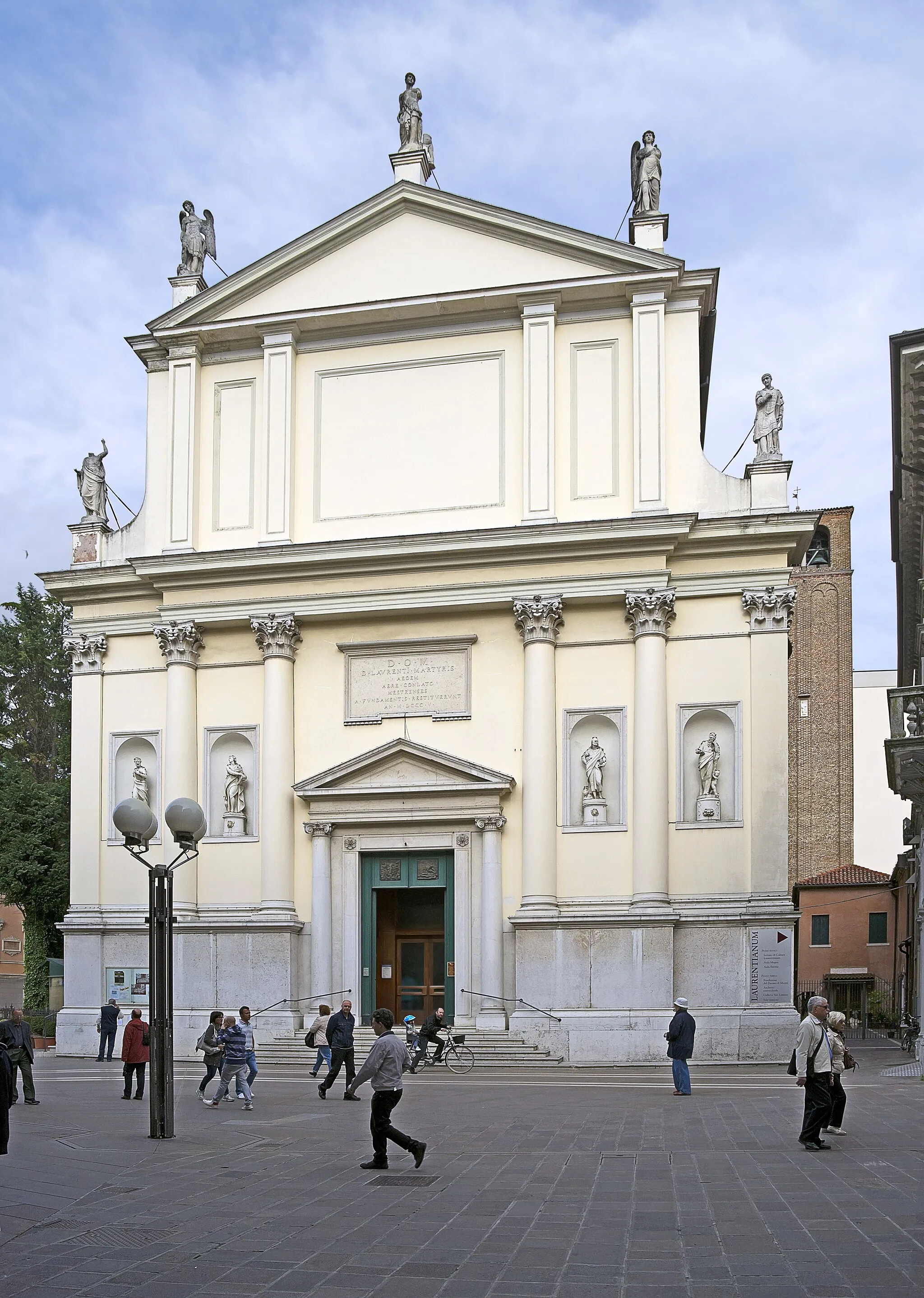 Photo showing: San Lorenzo - Cathedral of Mestre - Facade by Bernardino Maccaruzzi