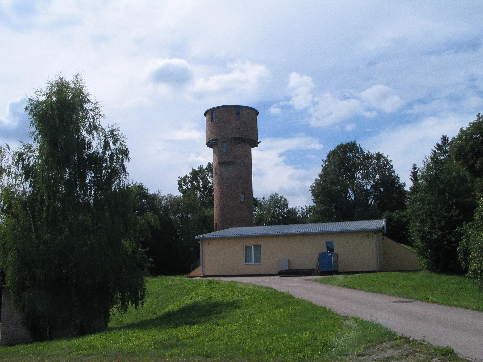 Photo showing: Water tower in Brocēni