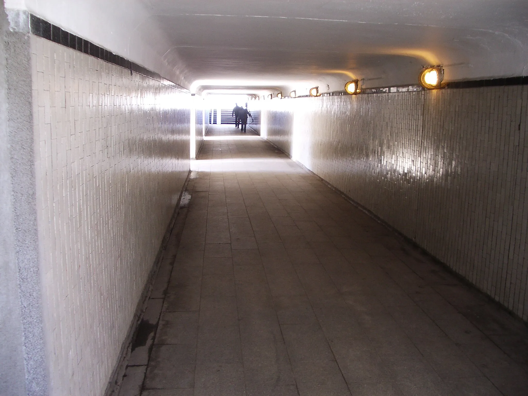 Photo showing: Pazemes gājēju pāreja. Underground pedestrian crossing. May, 2013