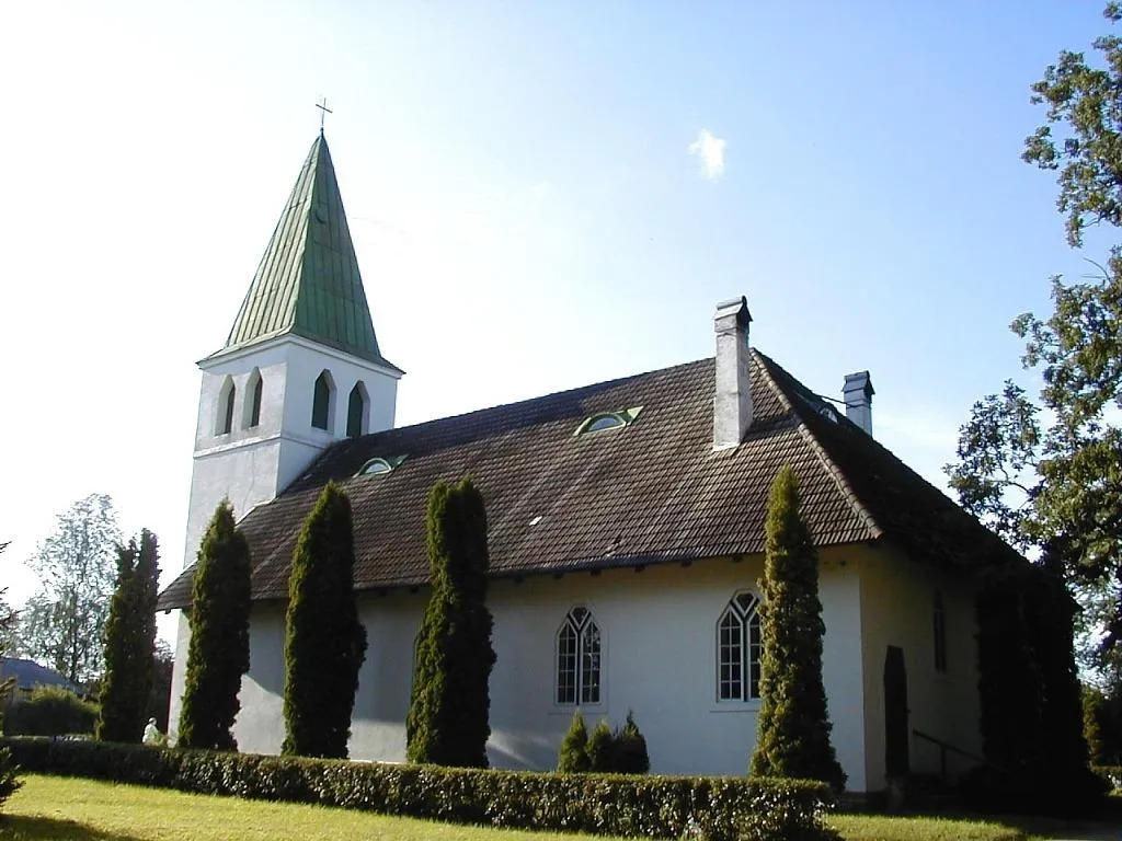 Photo showing: Strenču evanģēliski luteriskā baznīca 2000-08-05