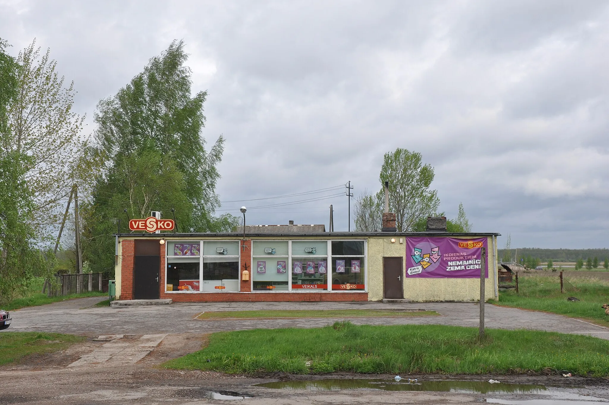 Photo showing: Shop "Vesko" in Tīreļi