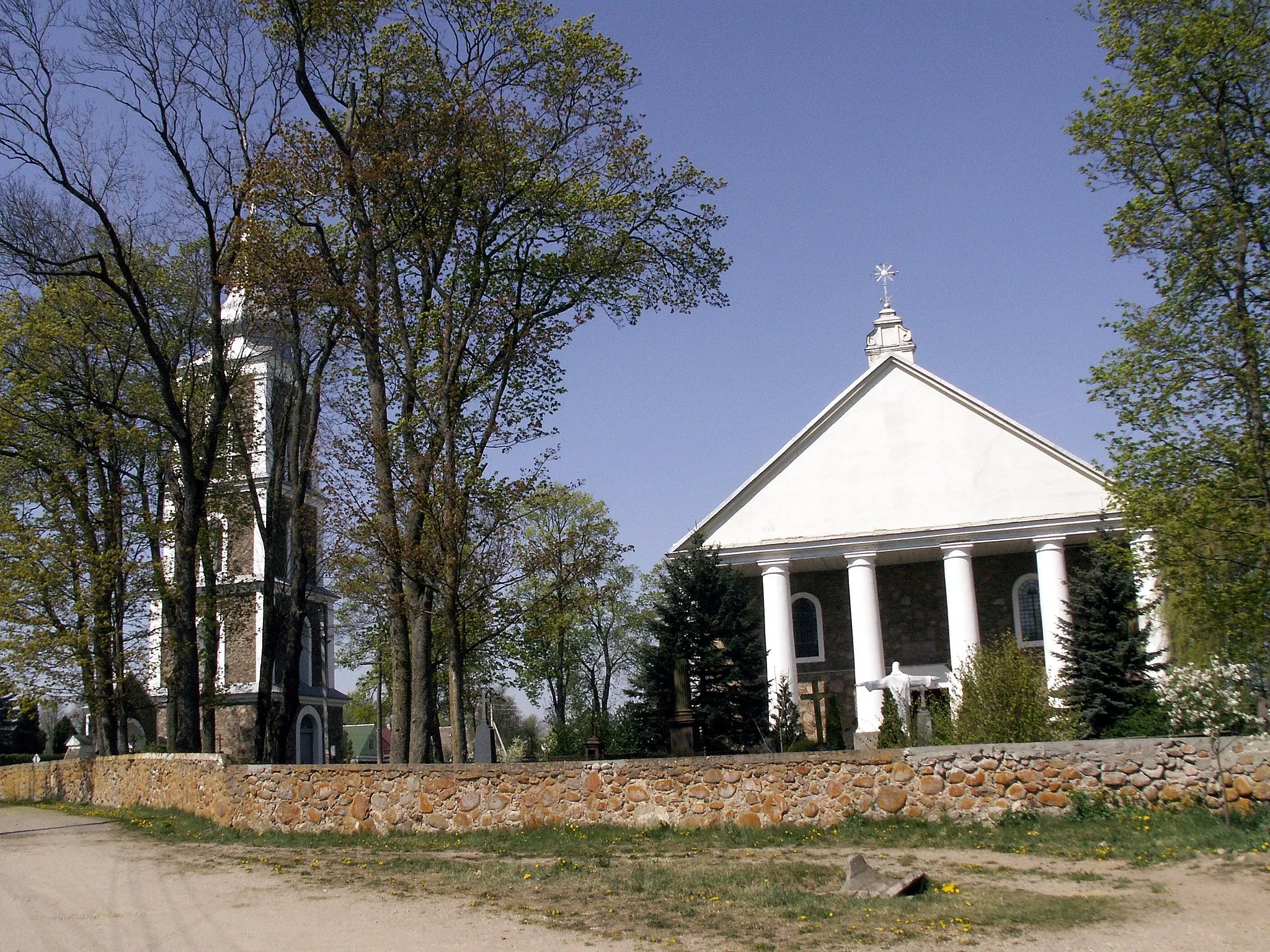 Photo showing: Eišiškės Churche, Šalčininkai district, Lithuania