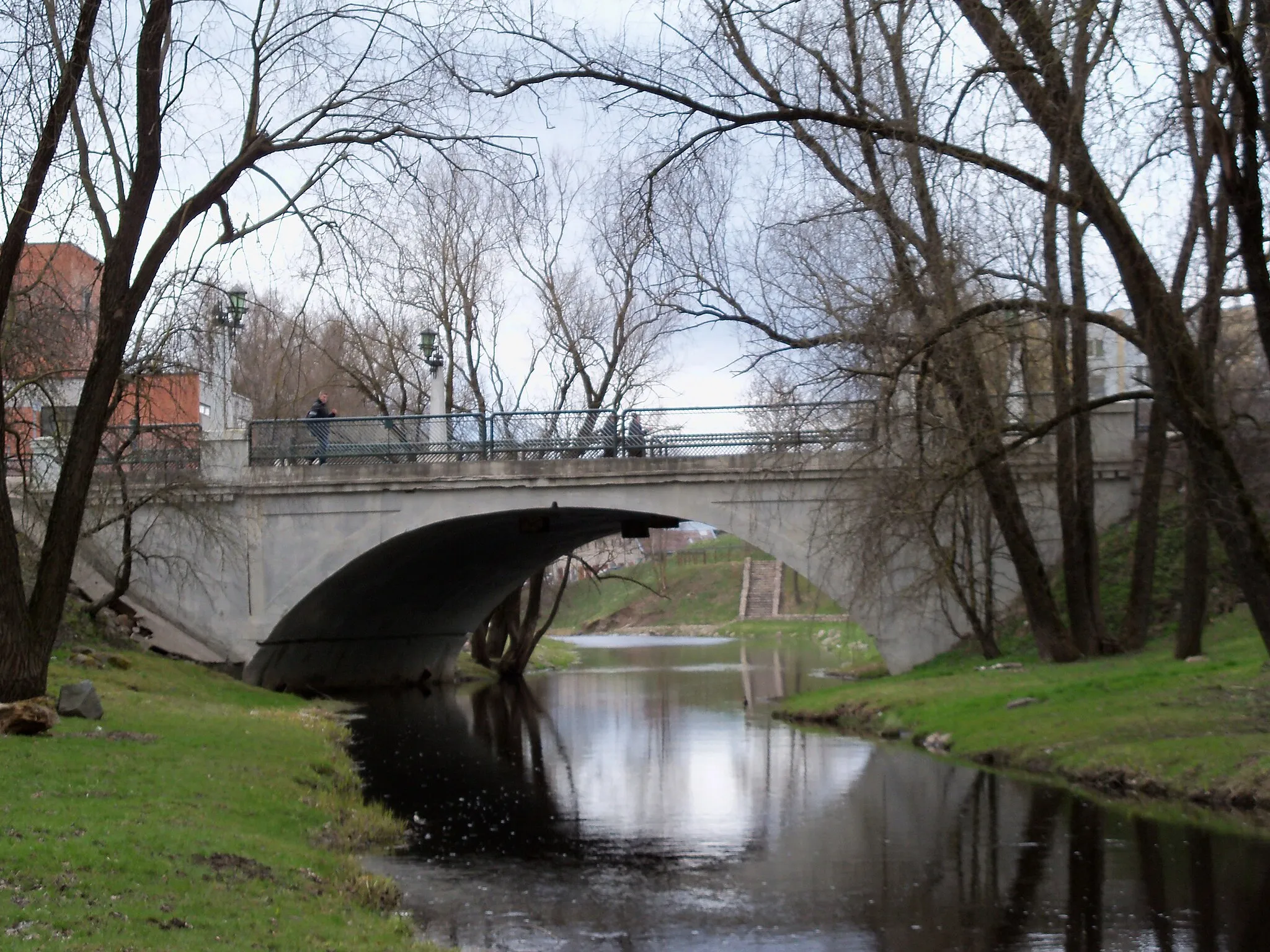 Photo showing: Gediminas bridge in Kupiškis, Lithuania from east.