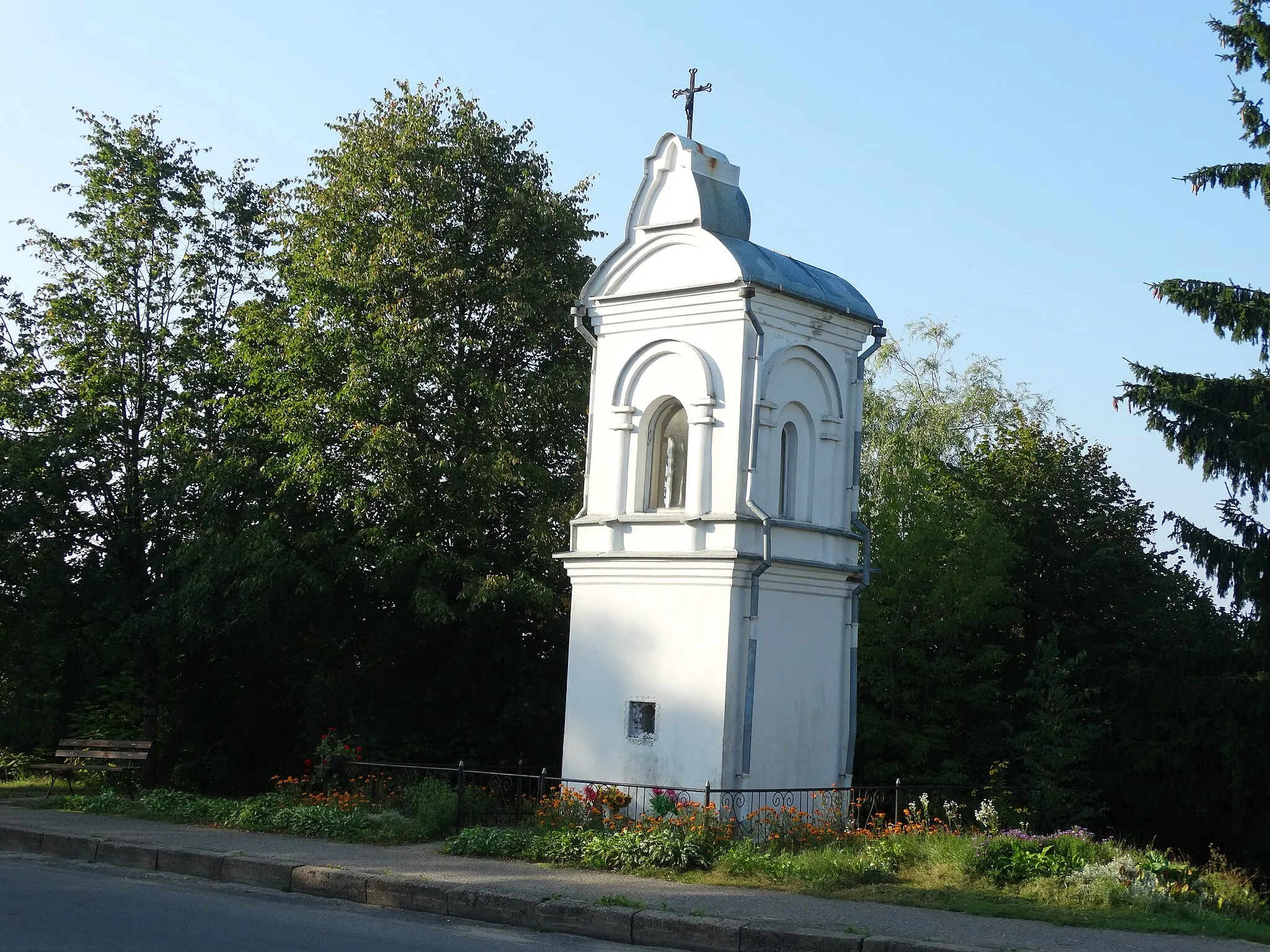 Photo showing: Wayside shrine, Zarasai, Lithuania