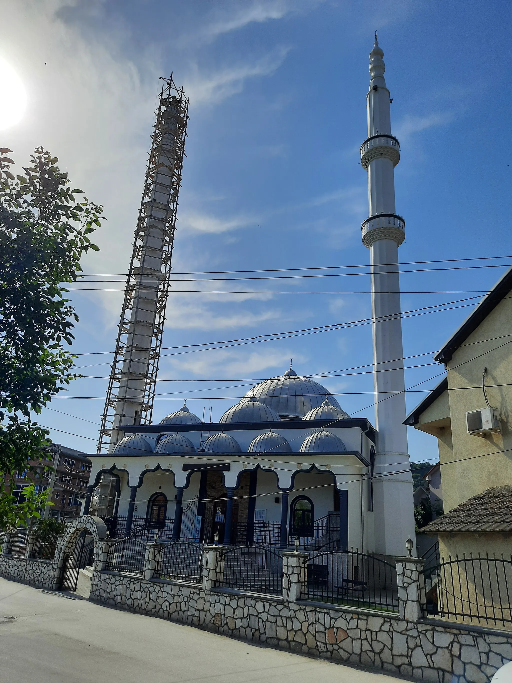 Photo showing: The Sultan Mehmed the Conqueror Mosque in the village of Batinci, Macedonia.