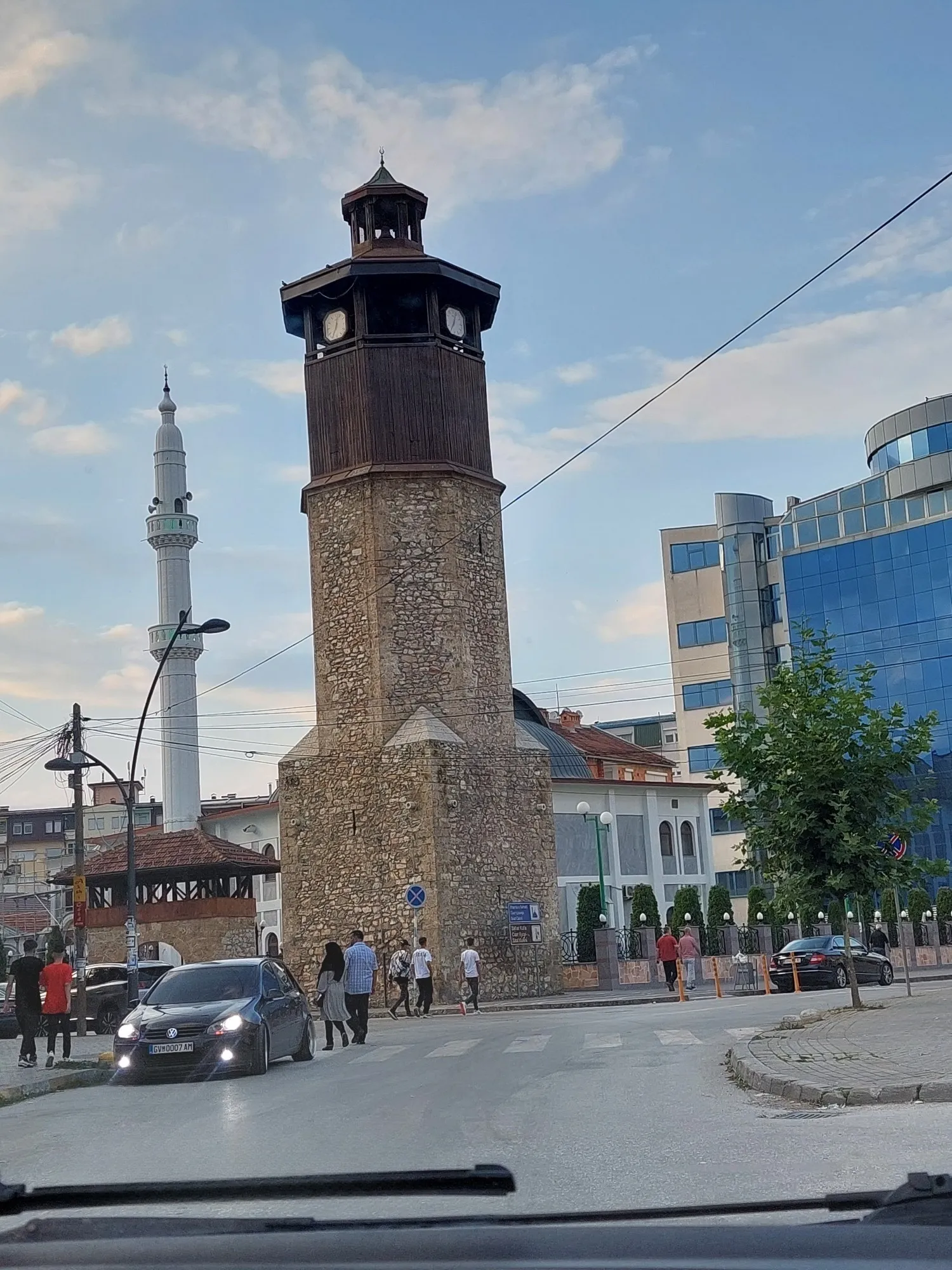Photo showing: The Clock tower in the town of Gostivar. In the background the Clock Mosque can be seen.