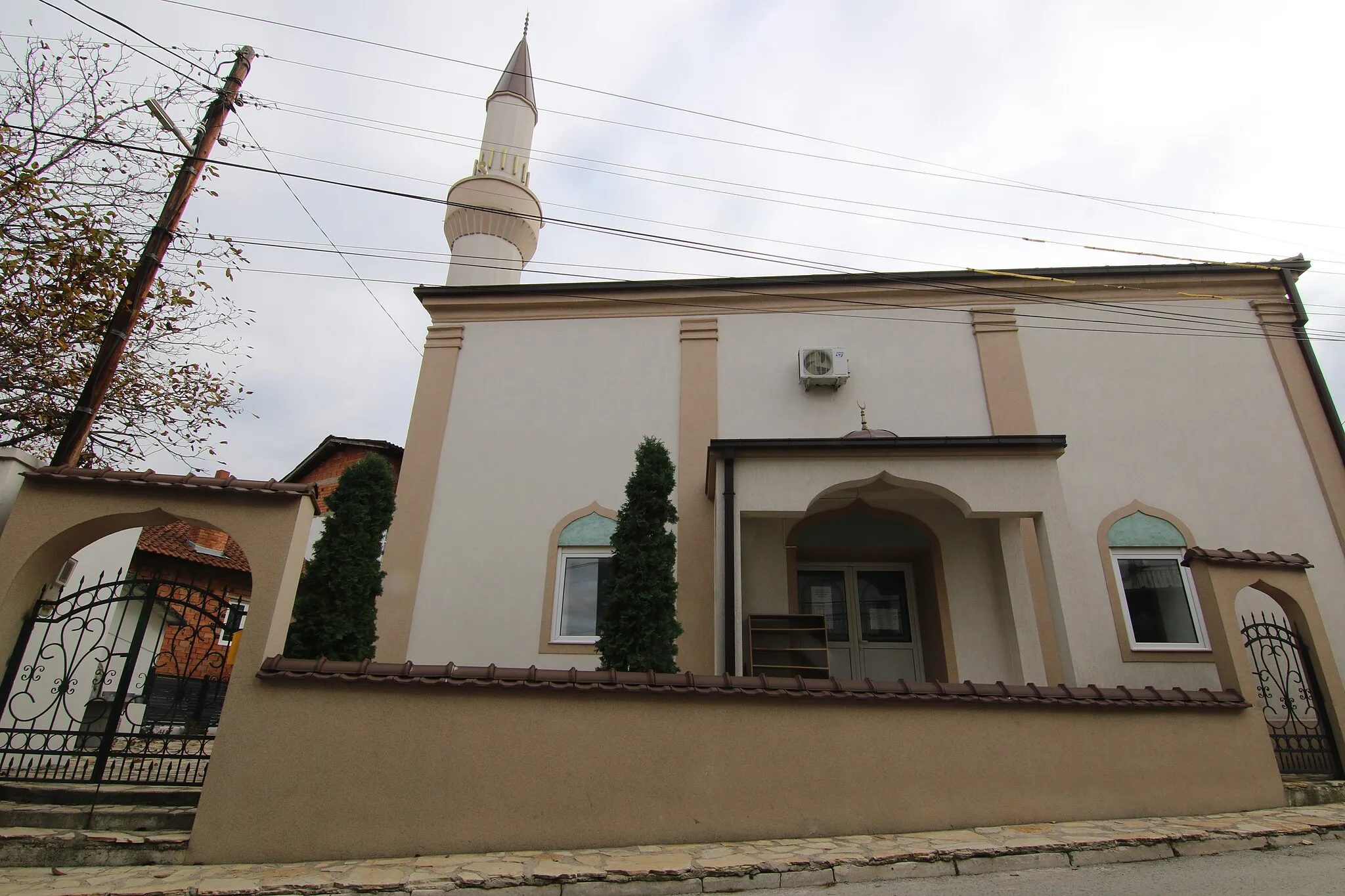 Photo showing: Central mosque in Kavadarci, Macedonia