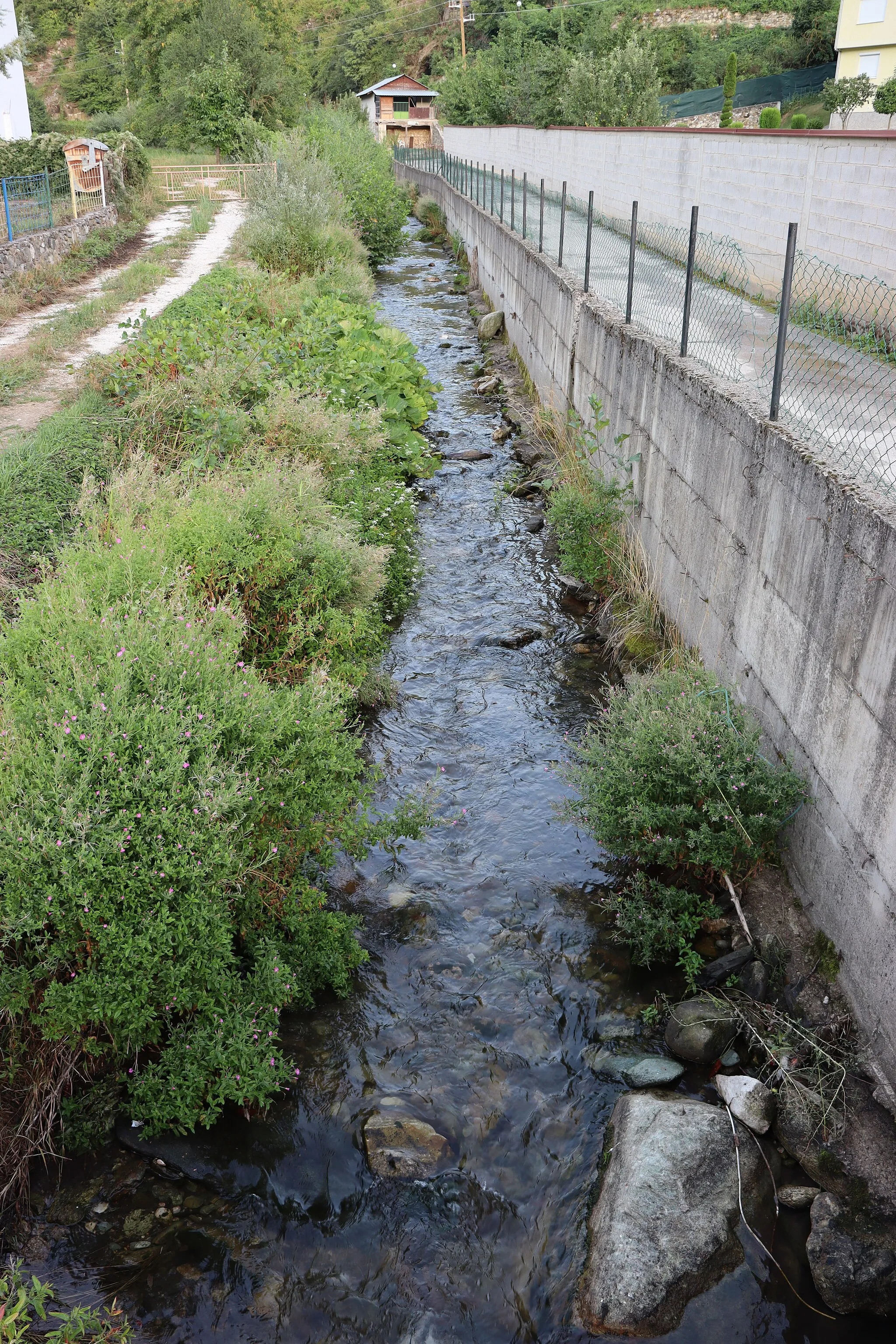 Photo showing: Srbinovo River through the eponymous village