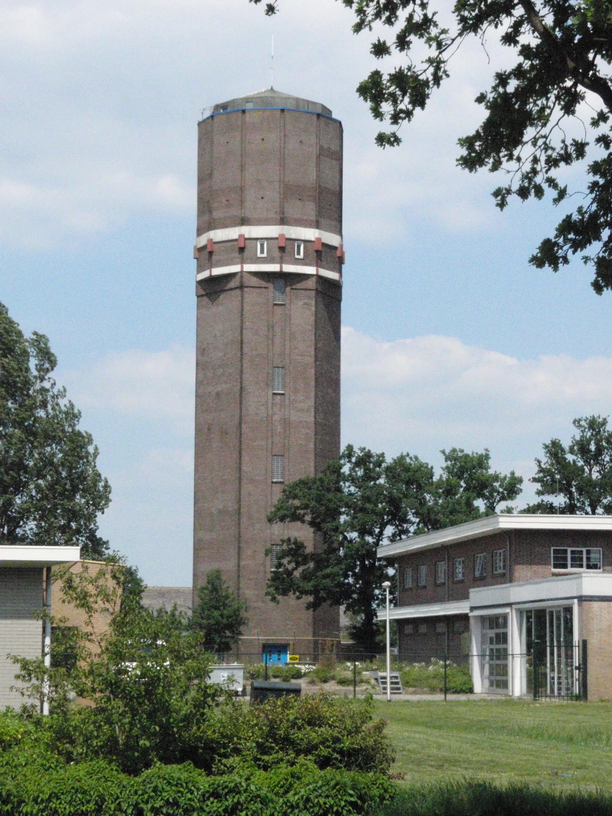 Photo showing: en:Water tower in the city of en:Hoogeveen