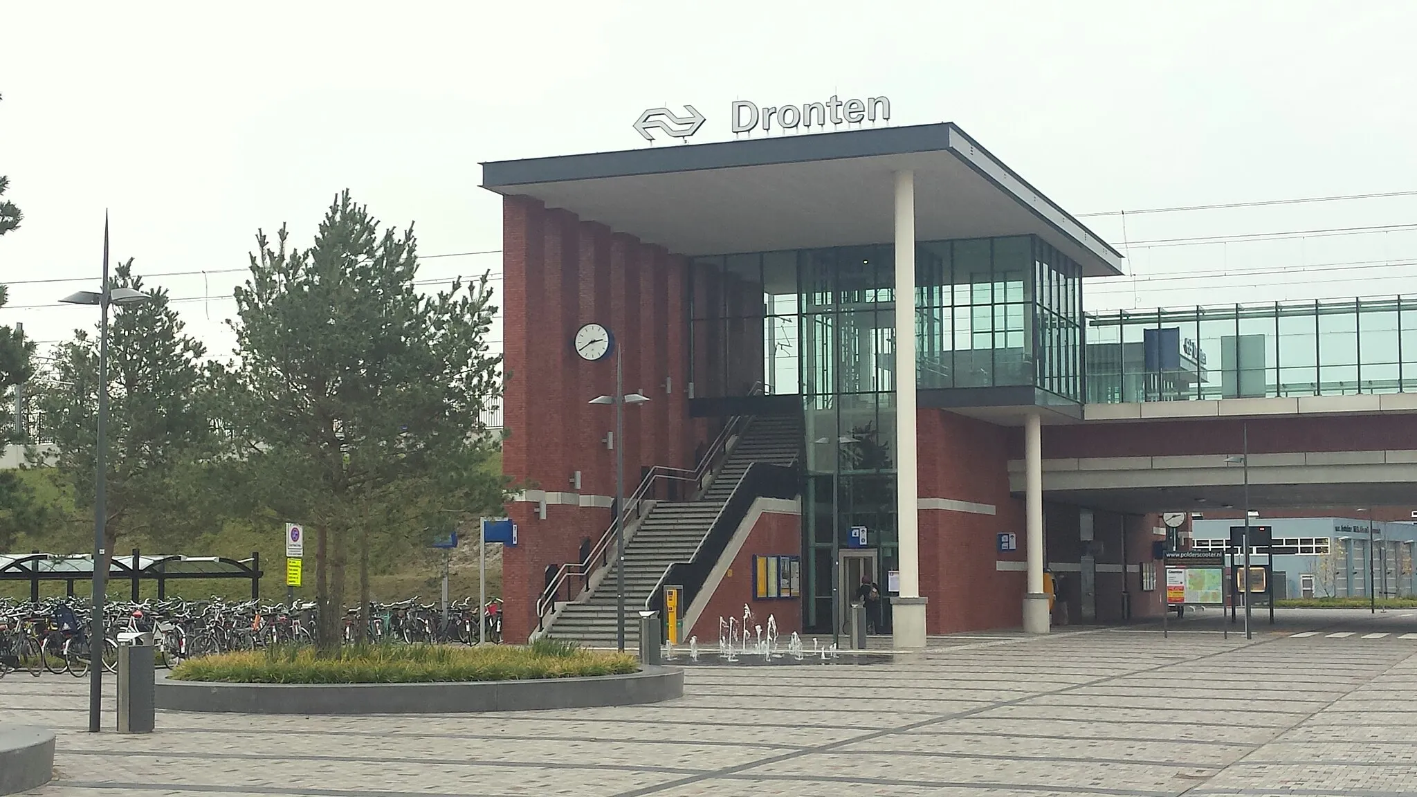 Photo showing: Dronten Train Station, Nov. 2013